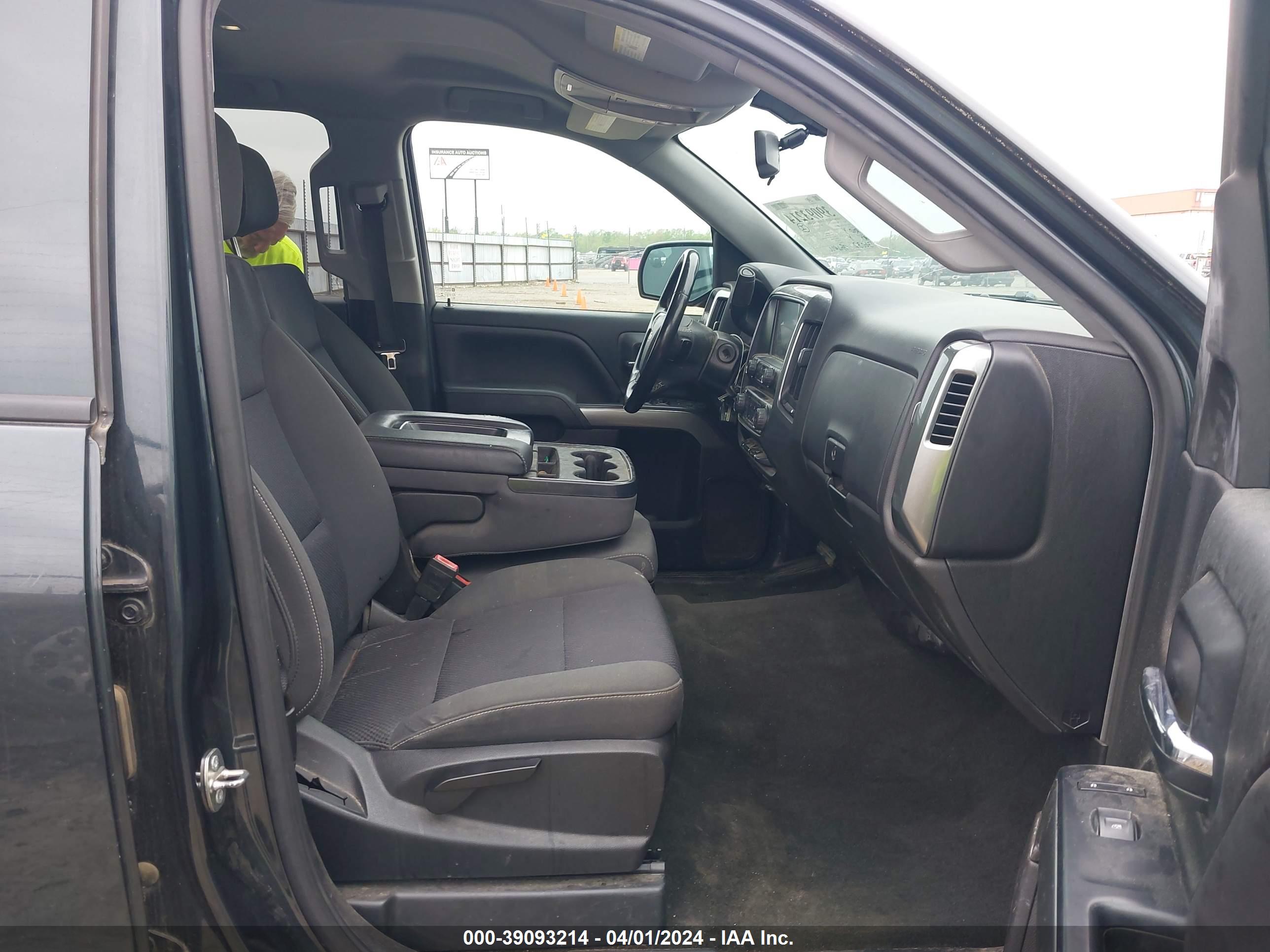 CHEVROLET SILVERADO image 5