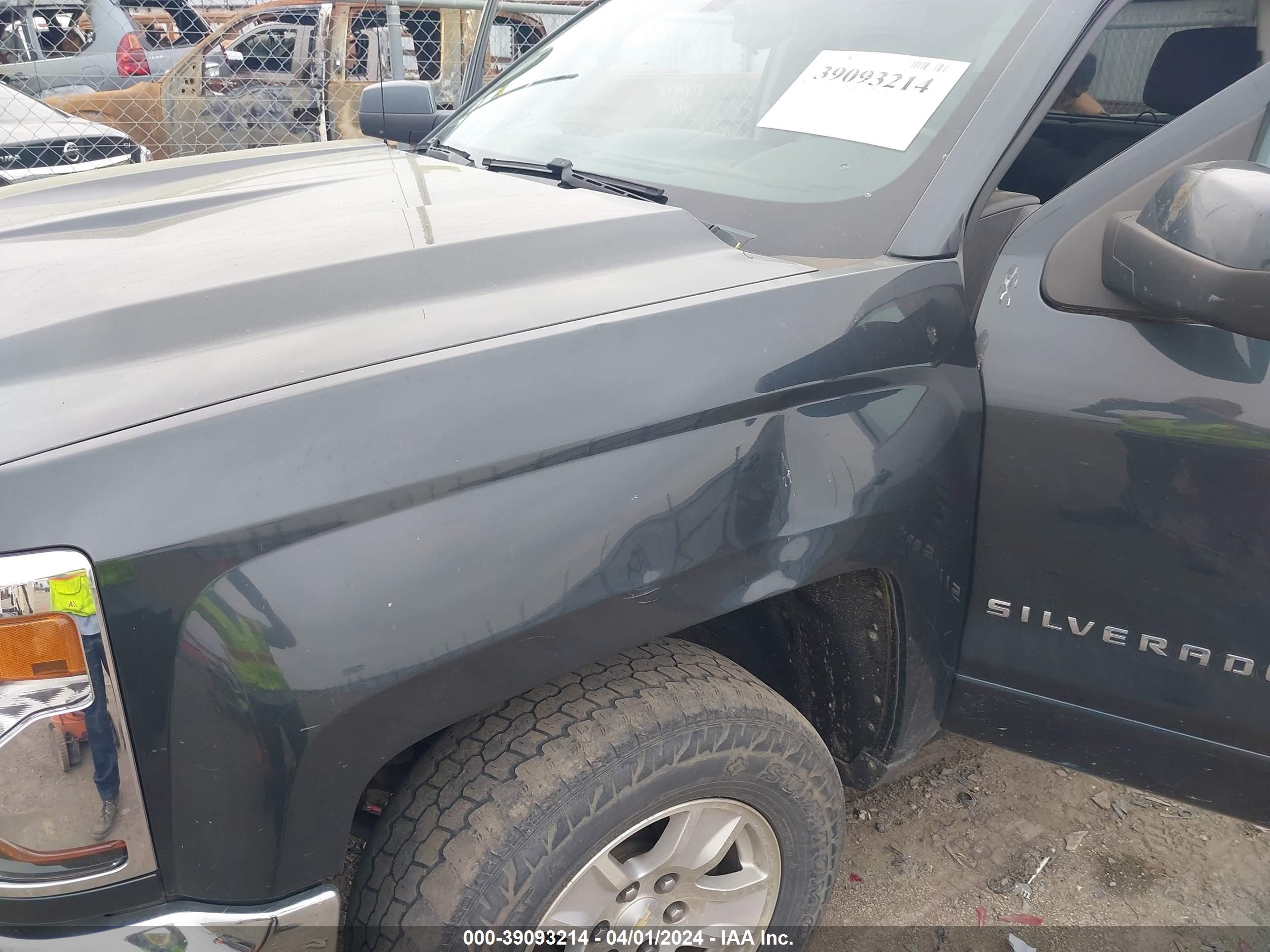 CHEVROLET SILVERADO image 6