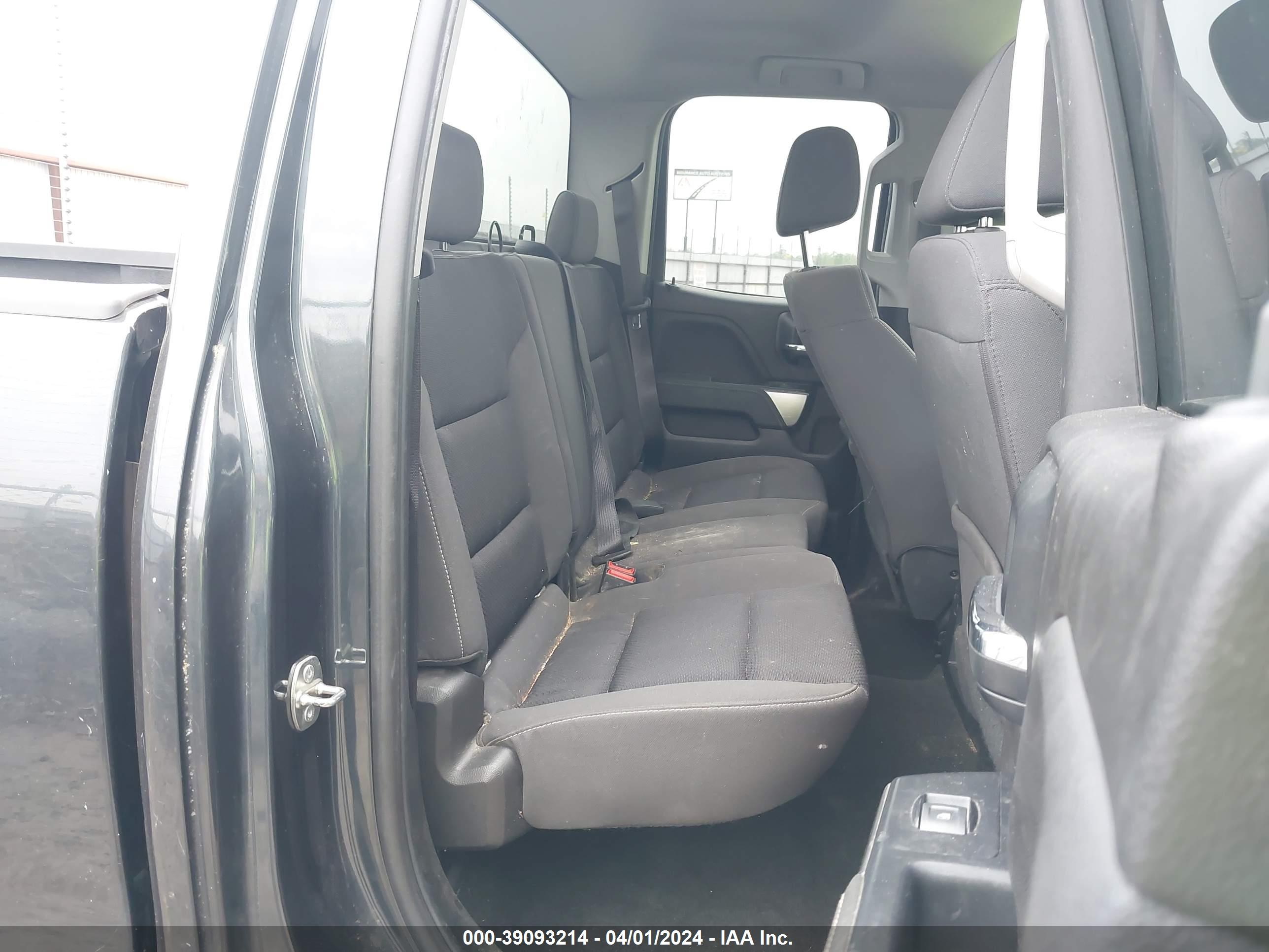 CHEVROLET SILVERADO image 8