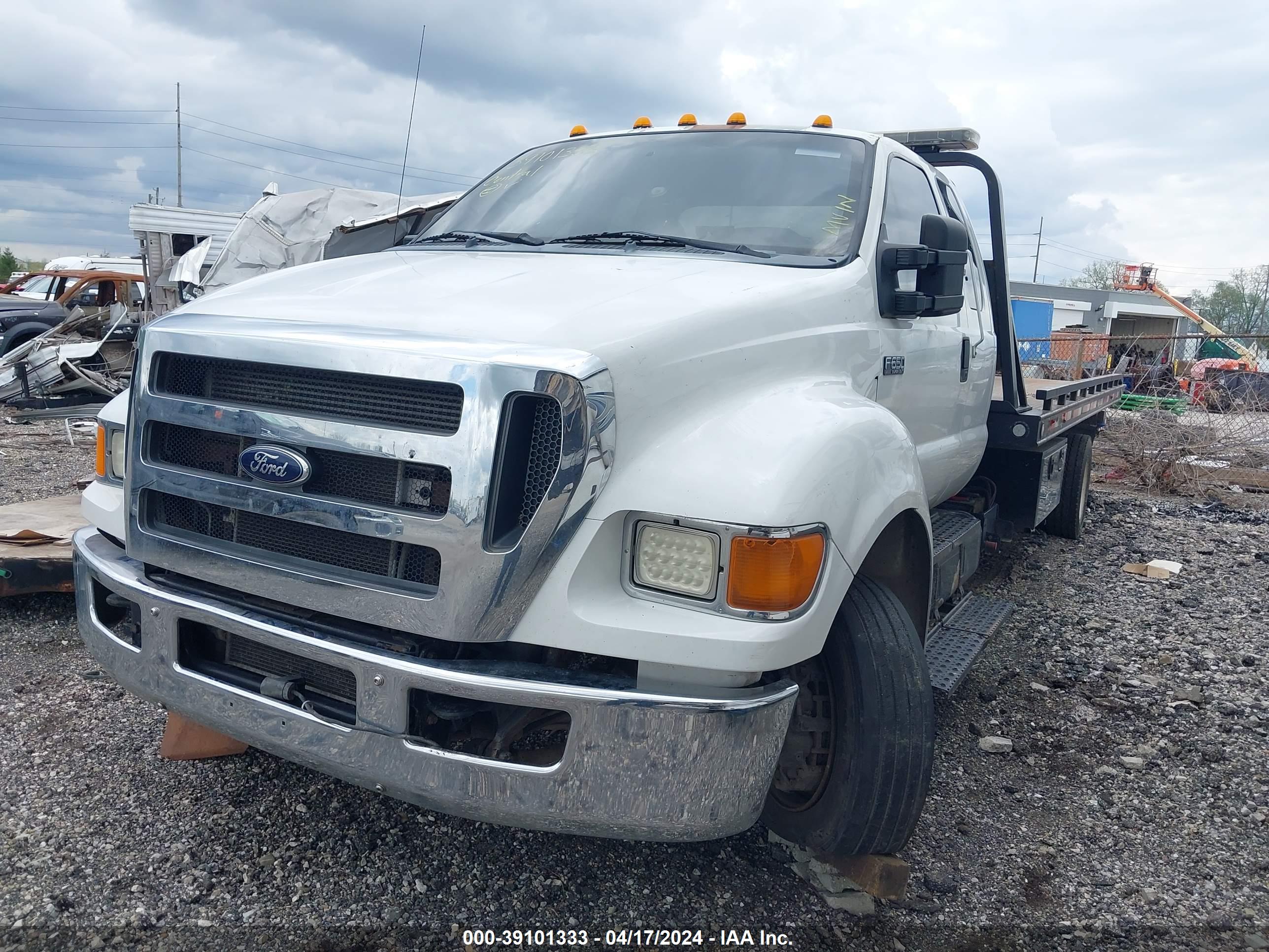 FORD F-650 image 2