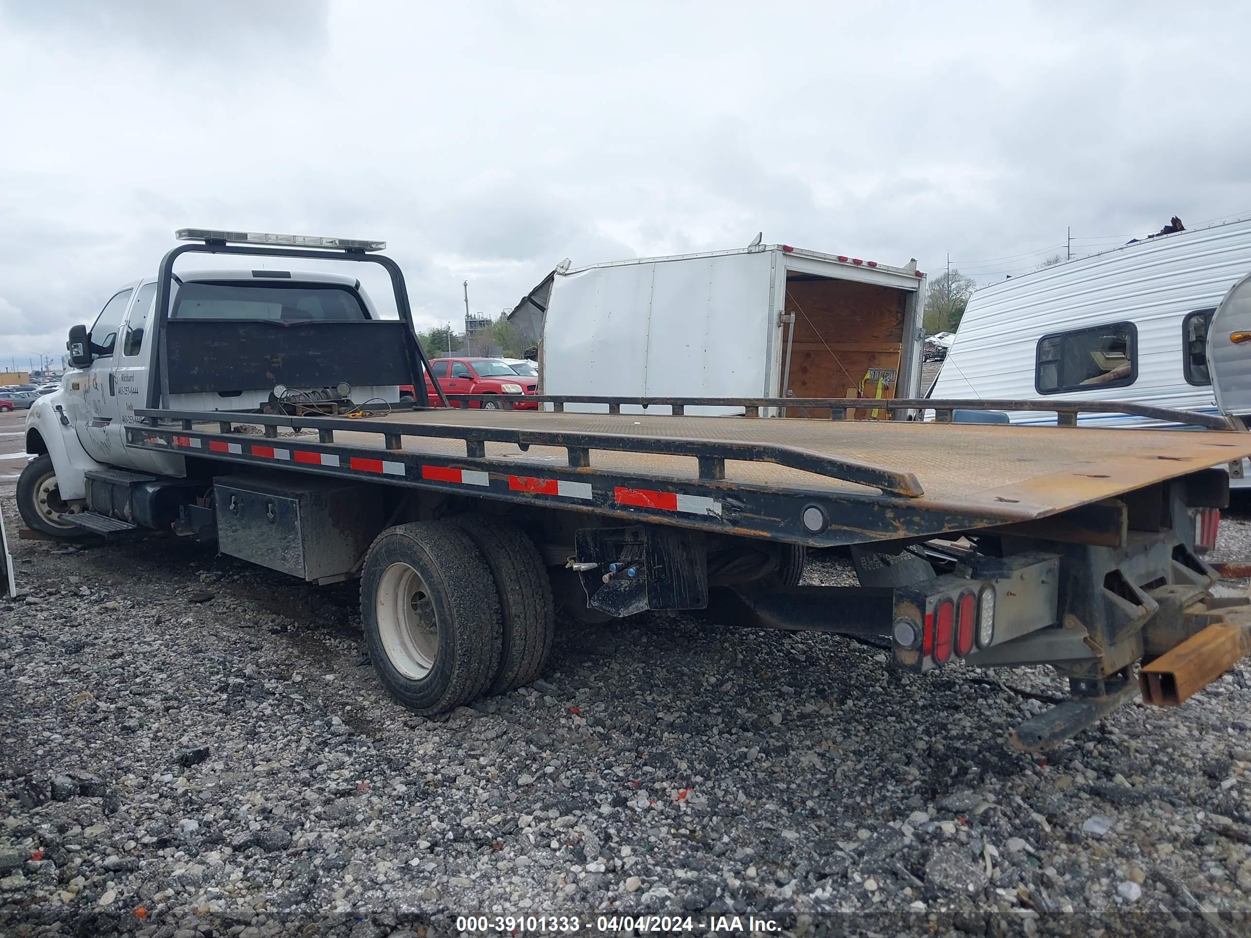 FORD F-650 image 3