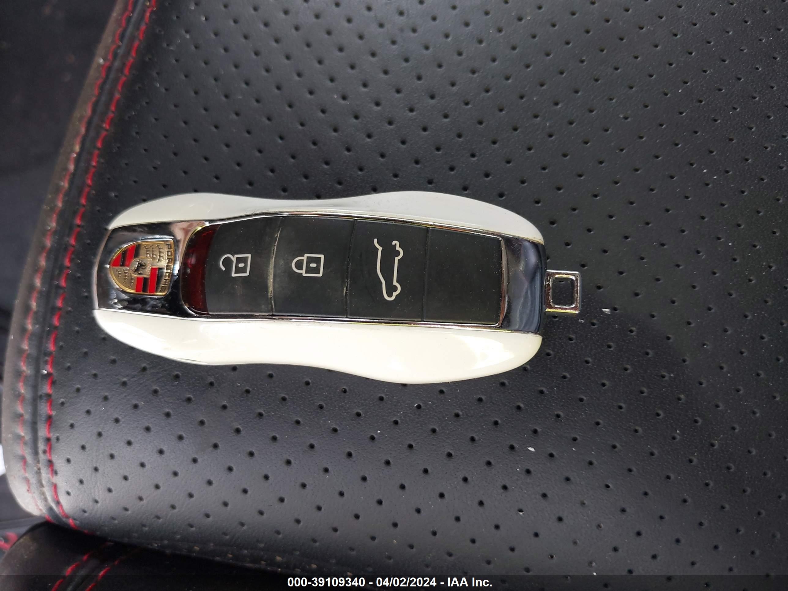 PORSCHE MACAN image 11