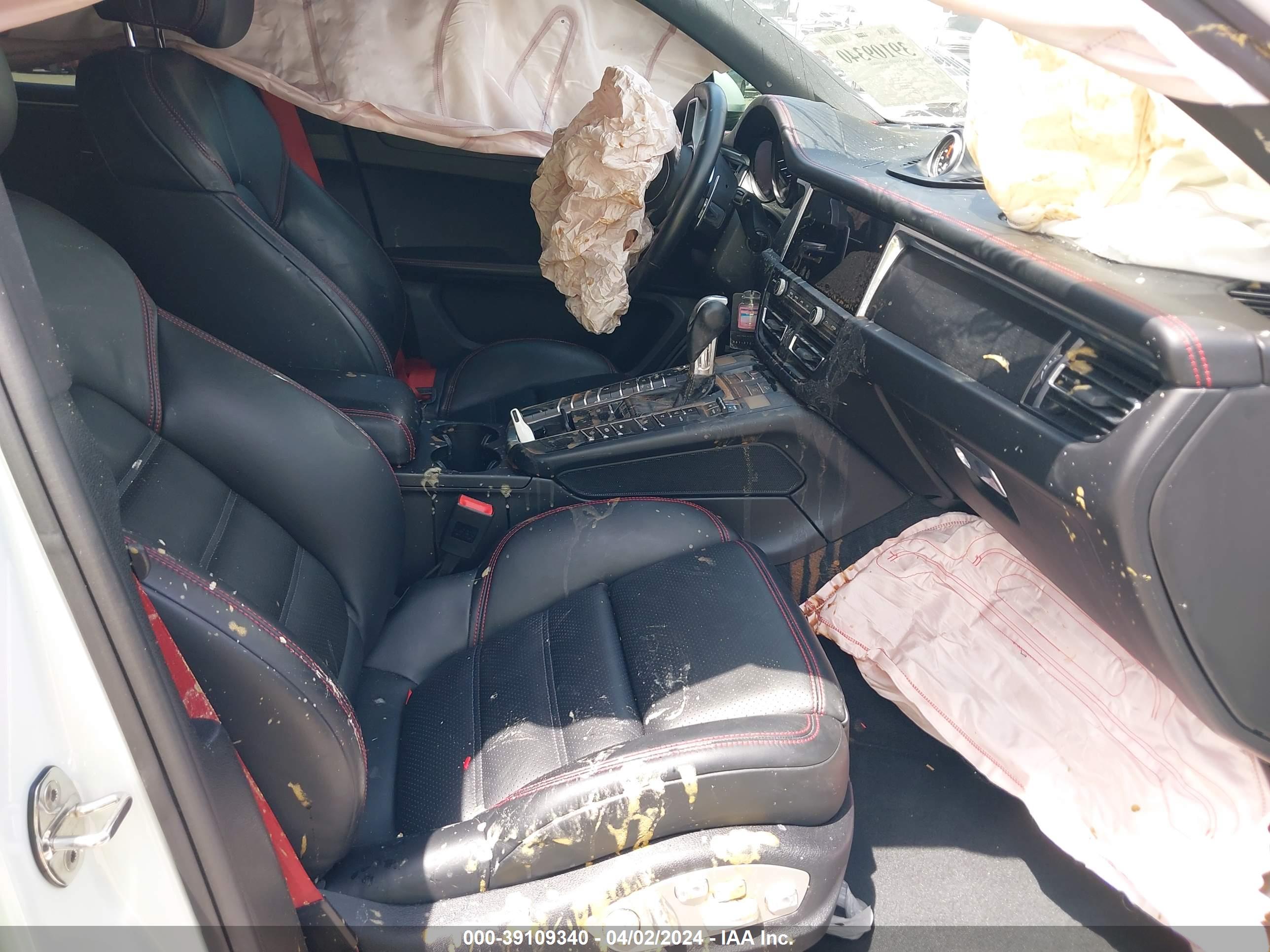 PORSCHE MACAN image 5
