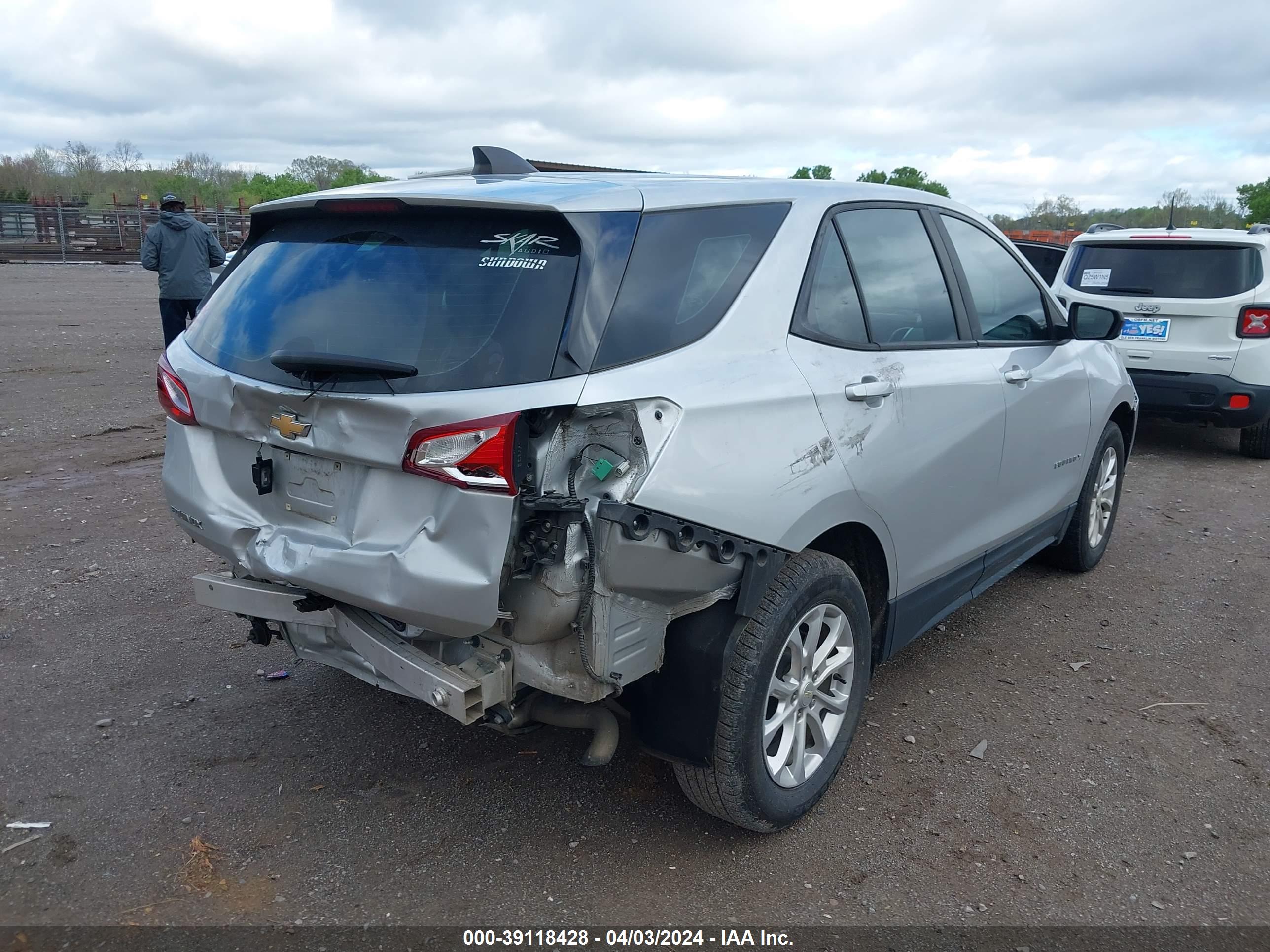 CHEVROLET EQUINOX image 4