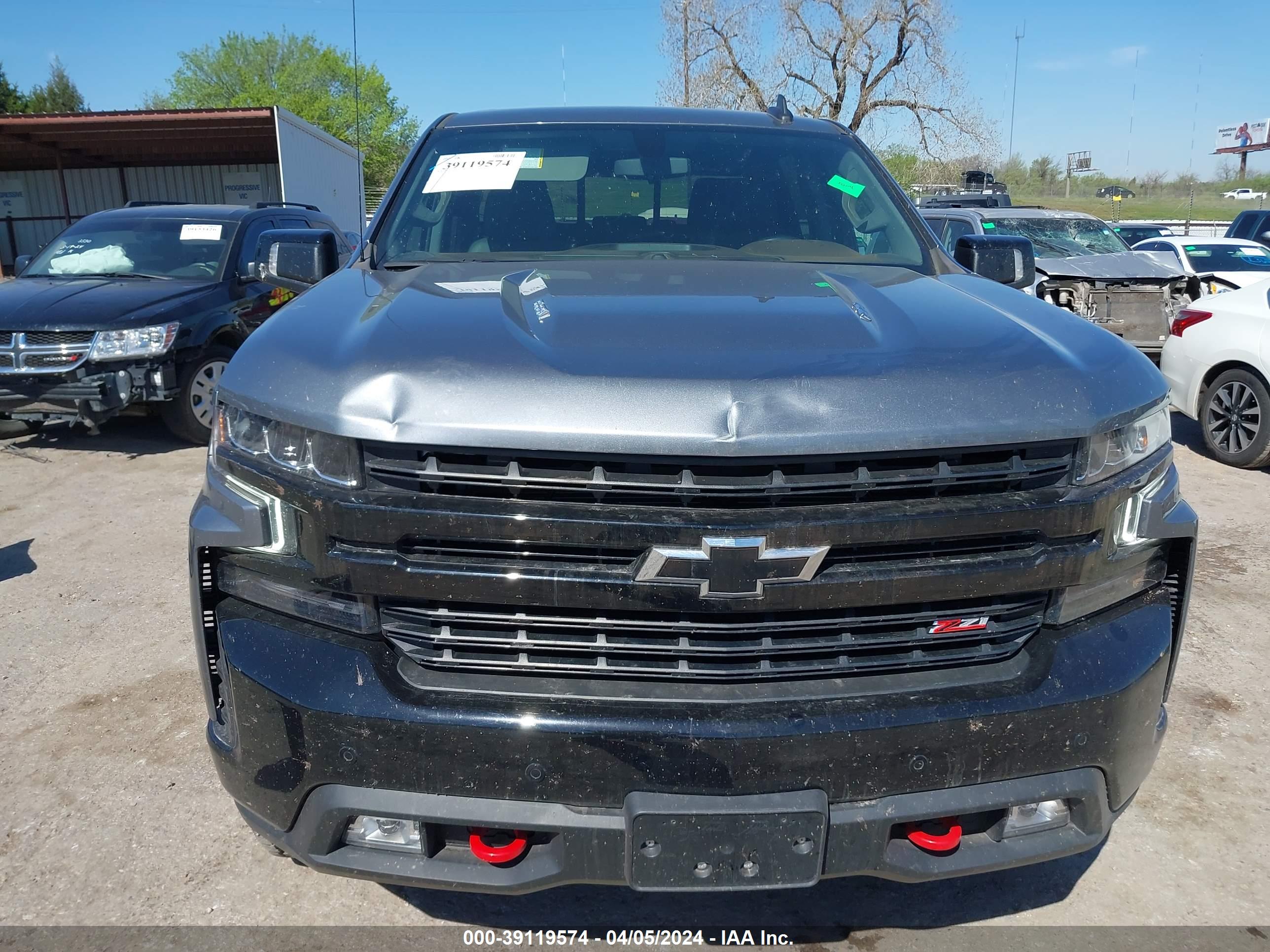 CHEVROLET SILVERADO image 6