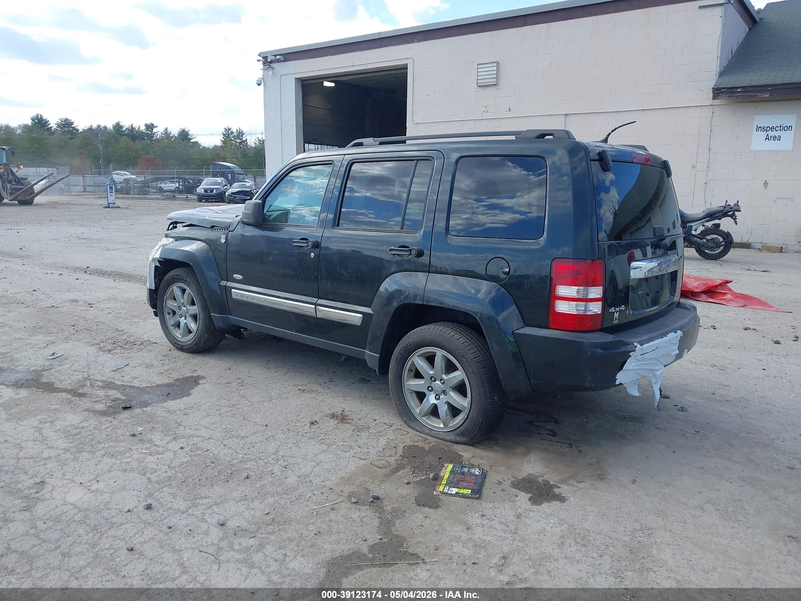 JEEP LIBERTY image 3