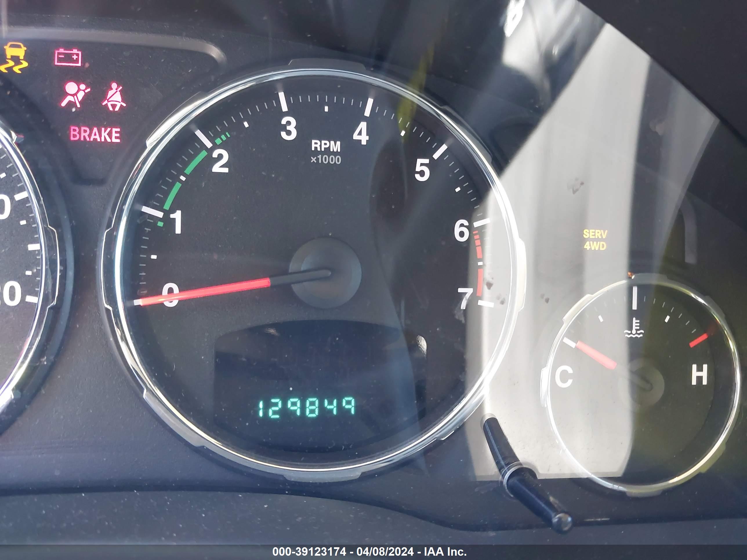 JEEP LIBERTY image 7