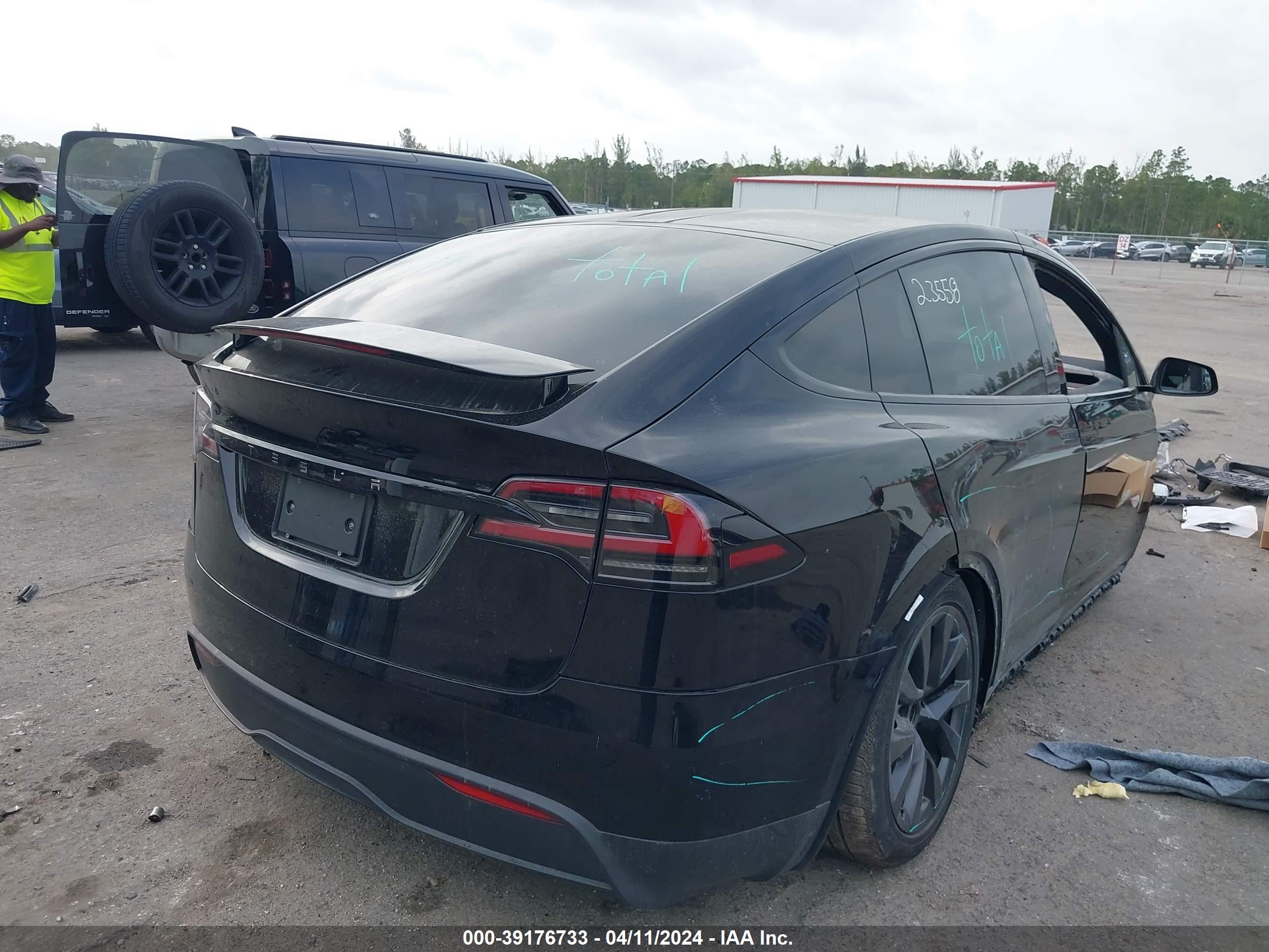 TESLA MODEL image 4