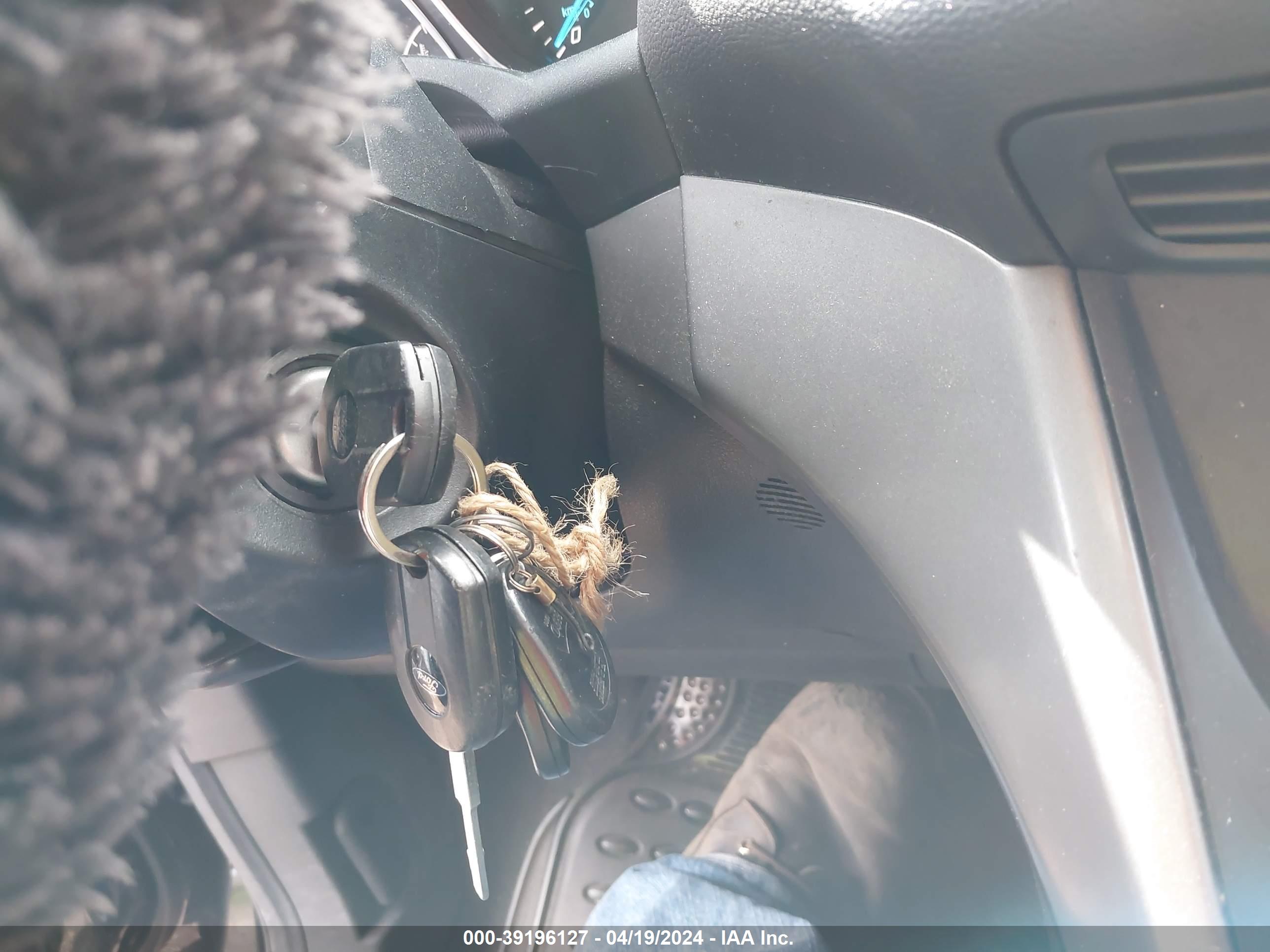 FORD ESCAPE image 11