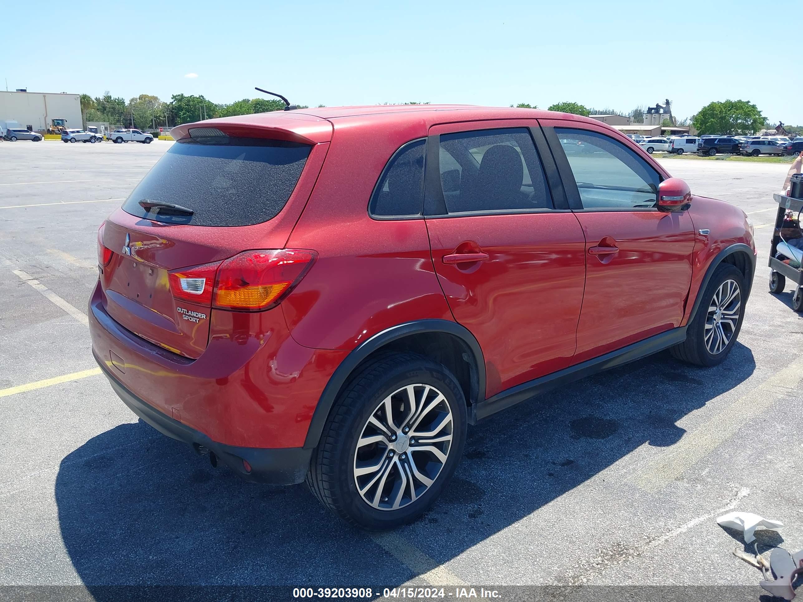 MITSUBISHI OUTLANDER image 4