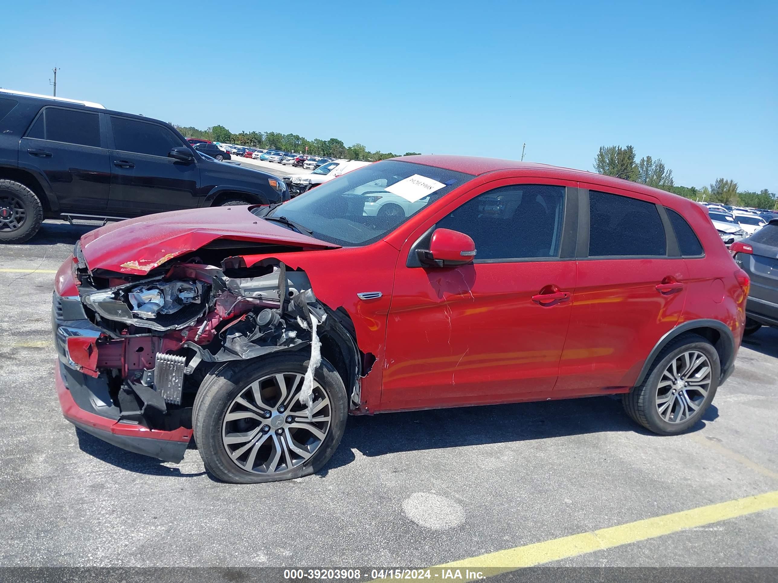 MITSUBISHI OUTLANDER image 6