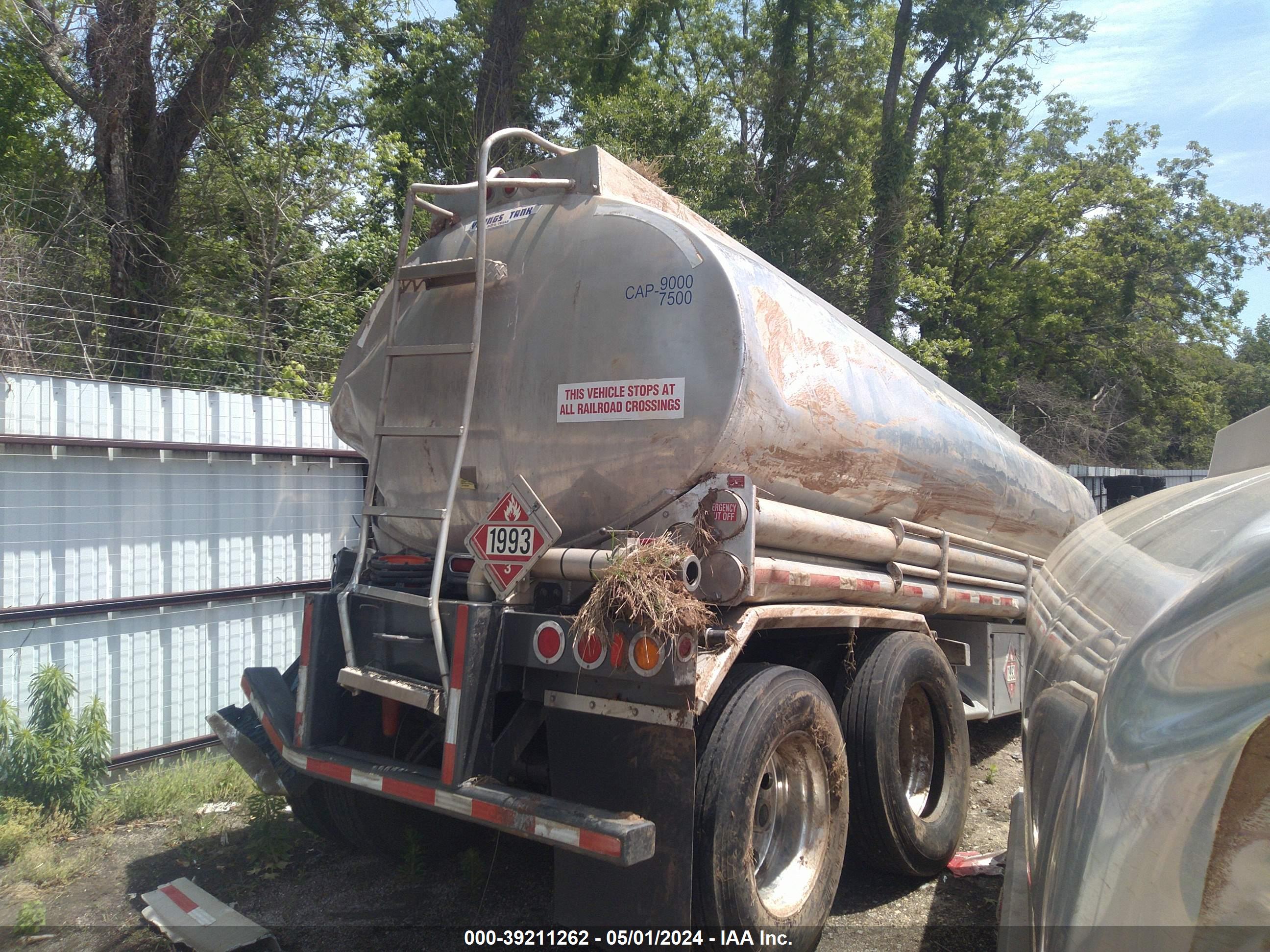 YOUNG TANK image 3