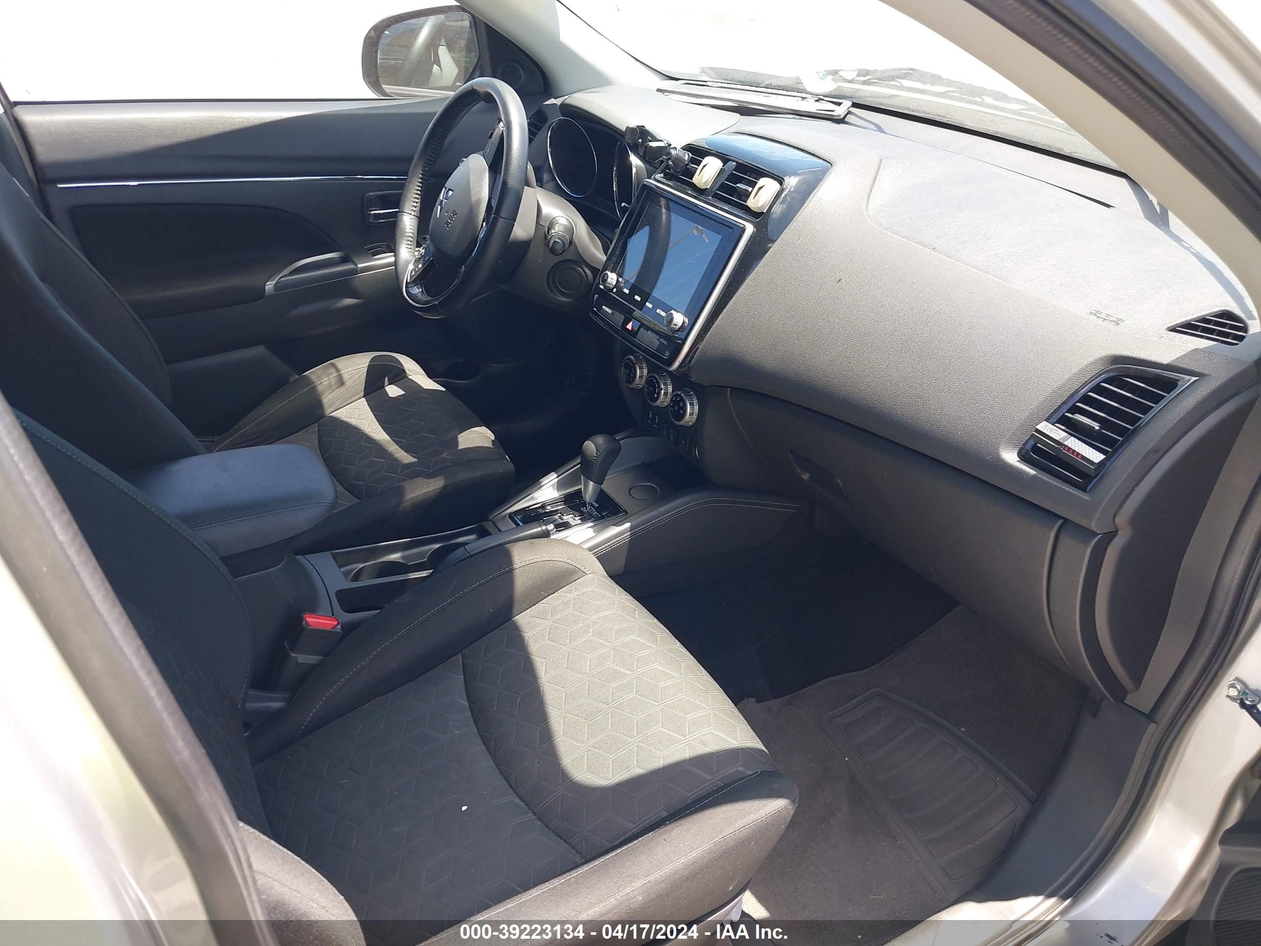 MITSUBISHI OUTLANDER image 5