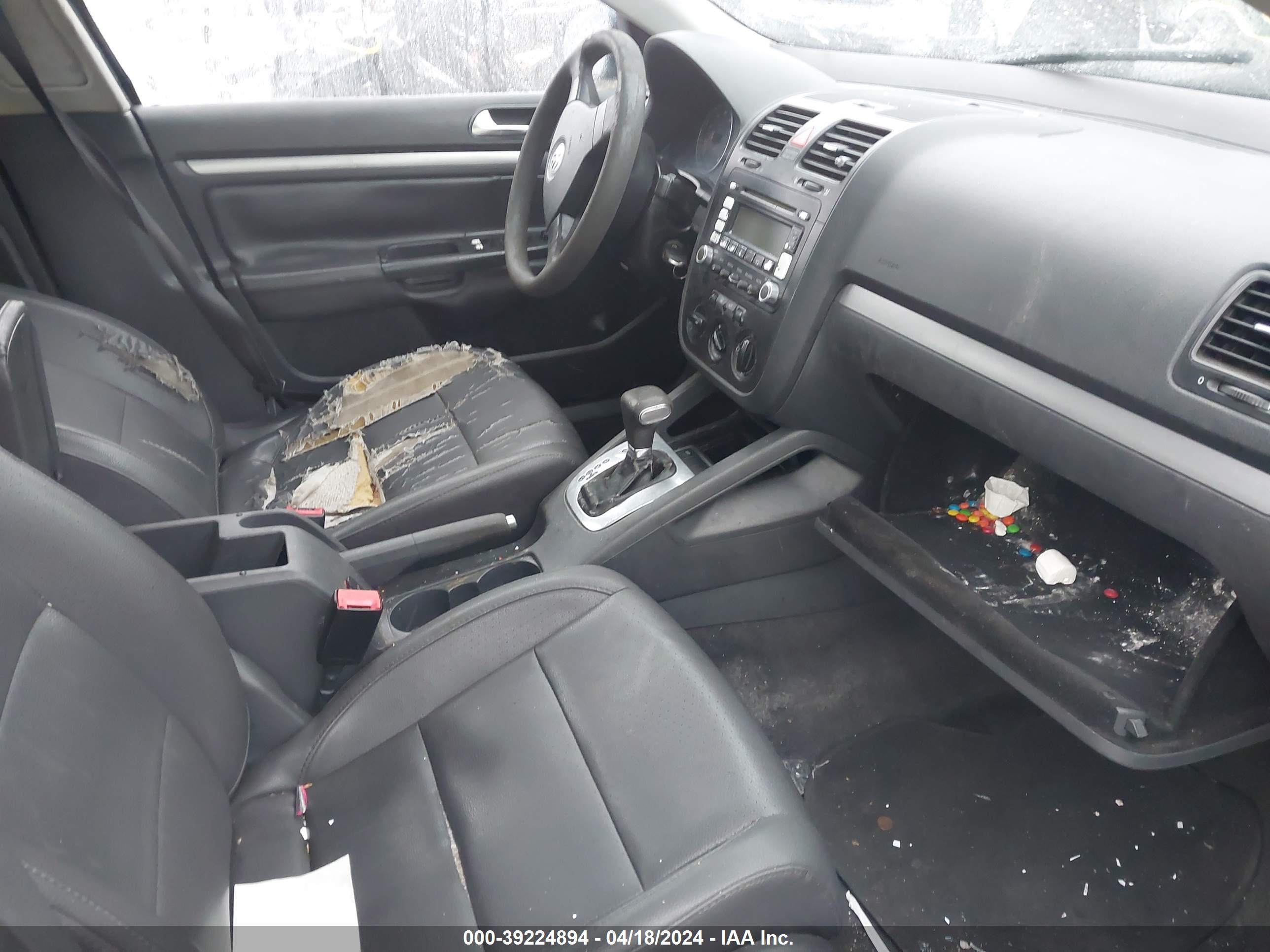 VOLKSWAGEN JETTA image 5