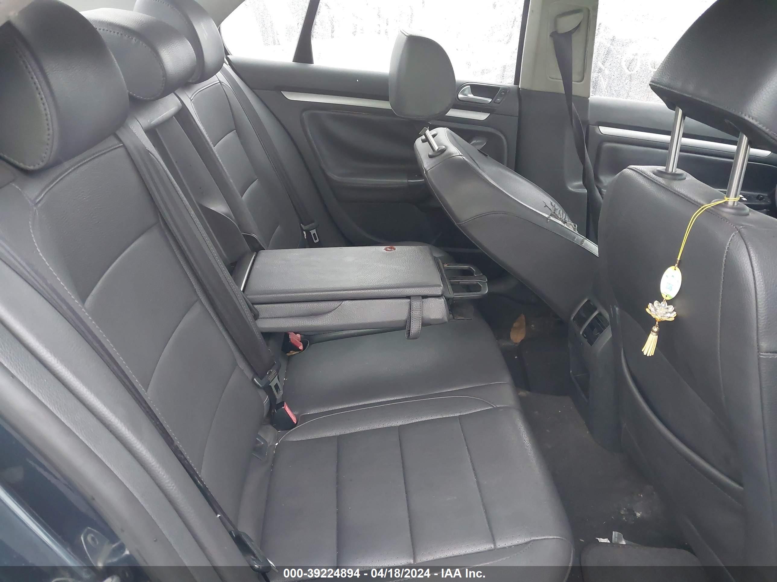 VOLKSWAGEN JETTA image 8