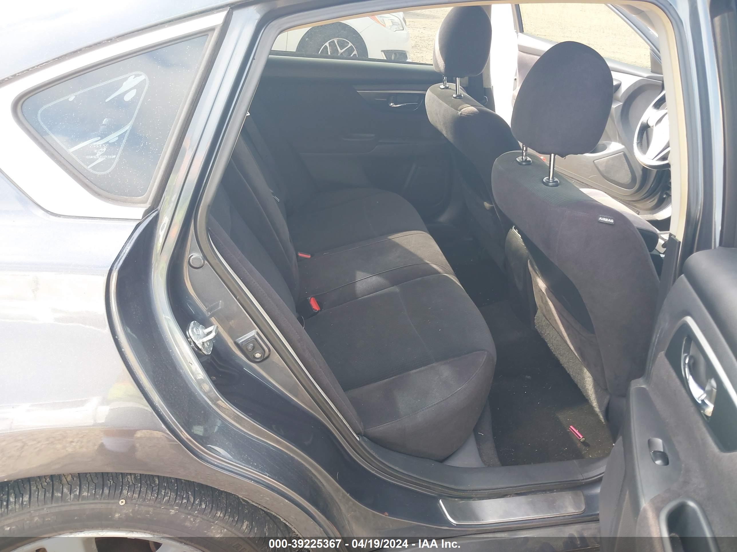 NISSAN ALTIMA image 8