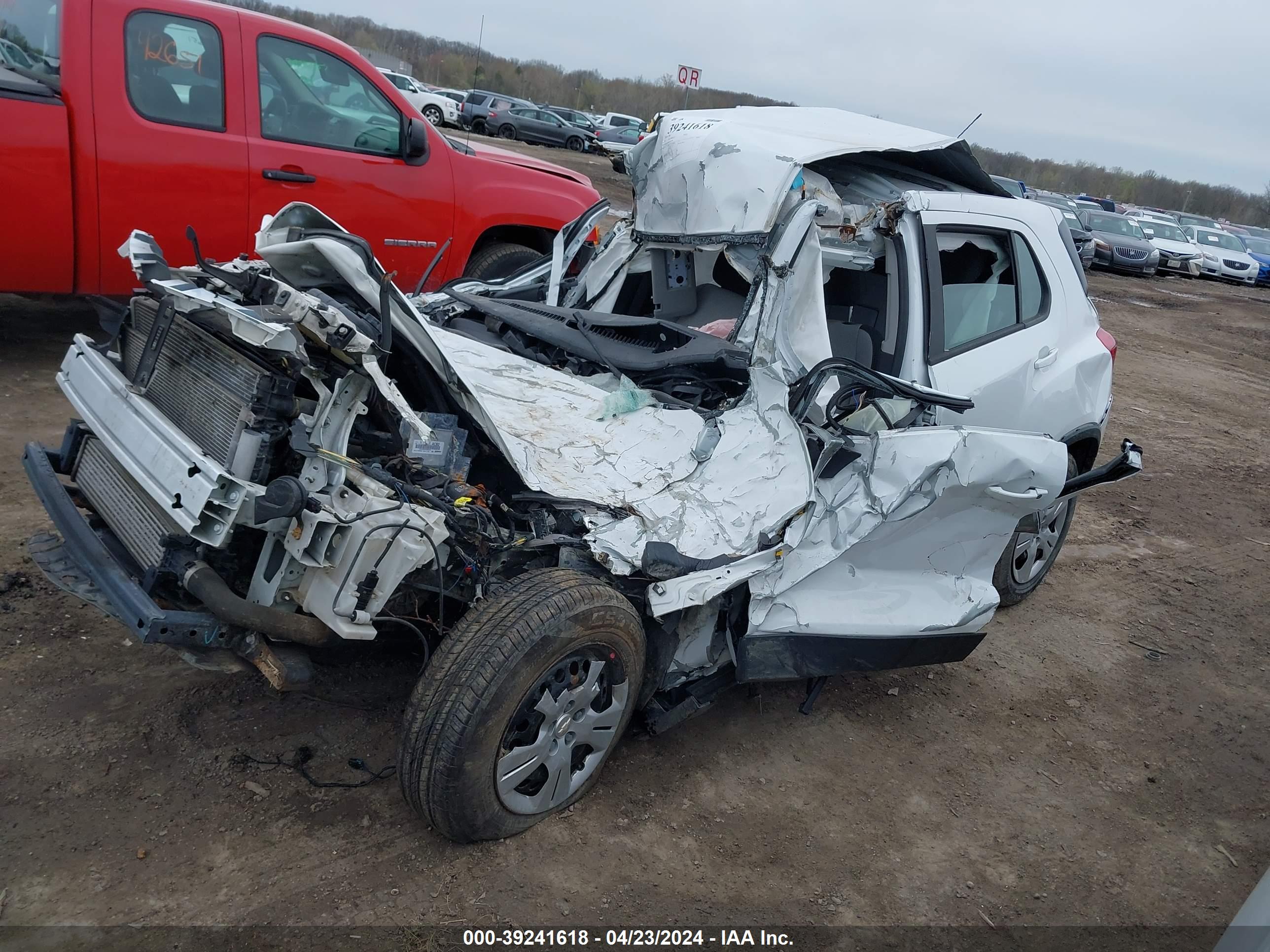 CHEVROLET TRAX image 2