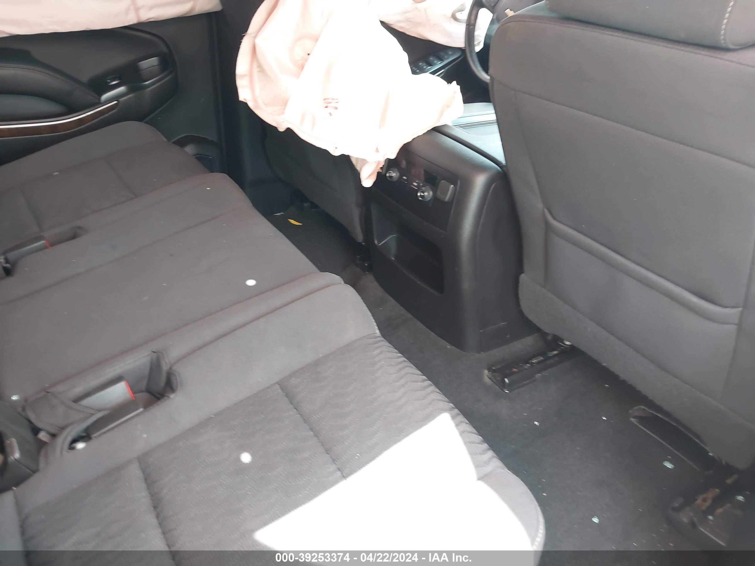 CHEVROLET TAHOE image 8