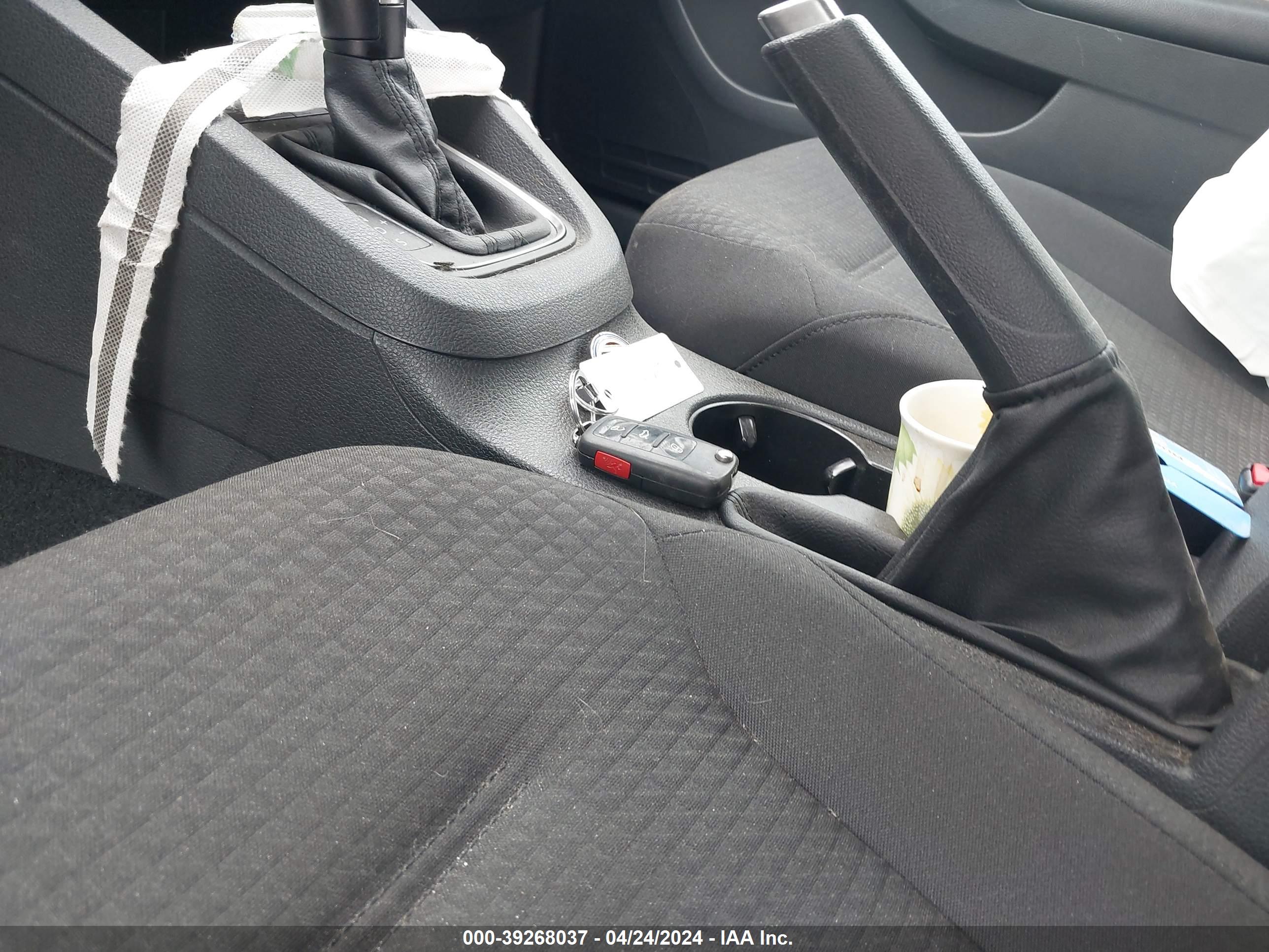 VOLKSWAGEN JETTA image 11