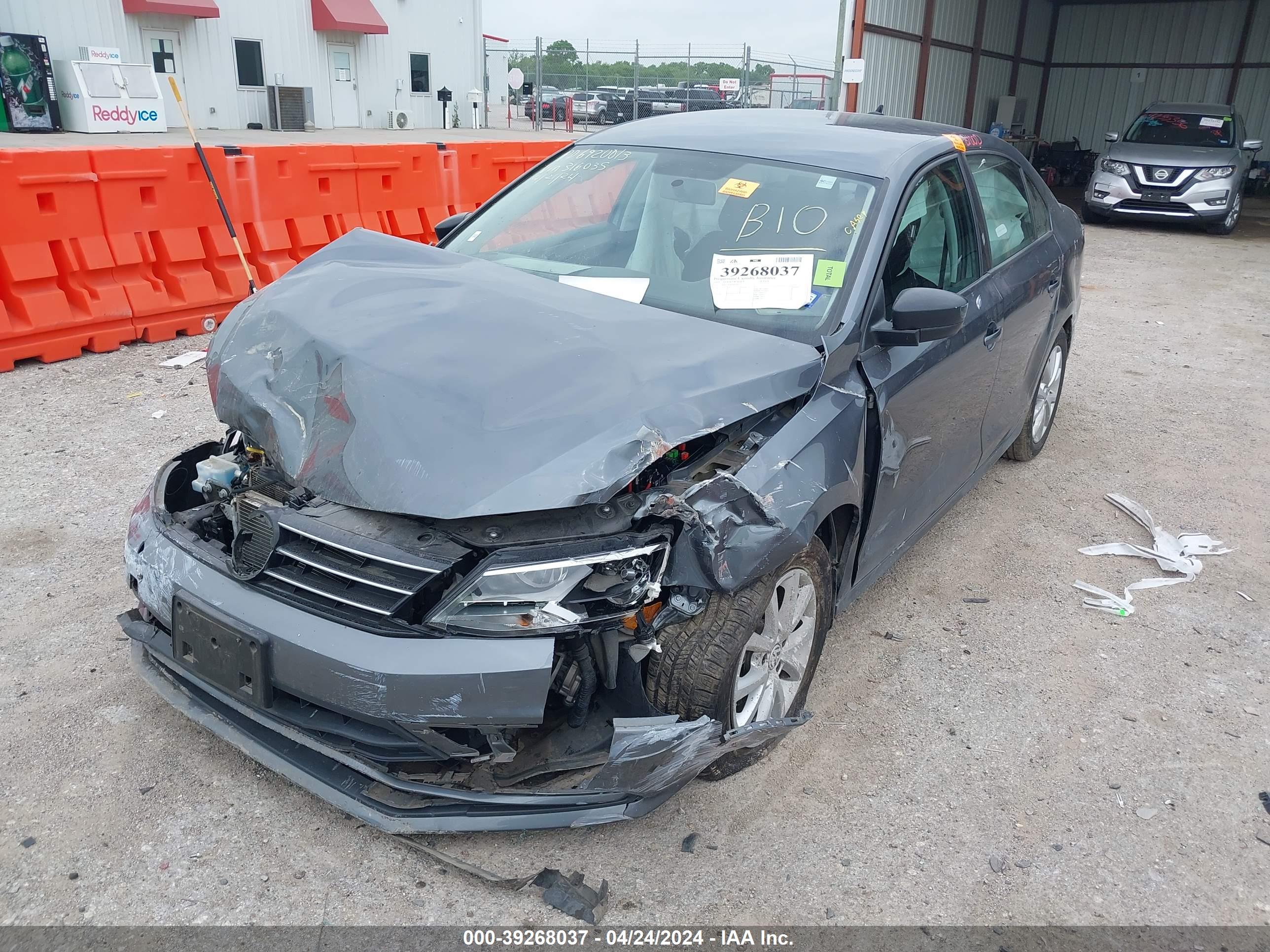 VOLKSWAGEN JETTA image 2