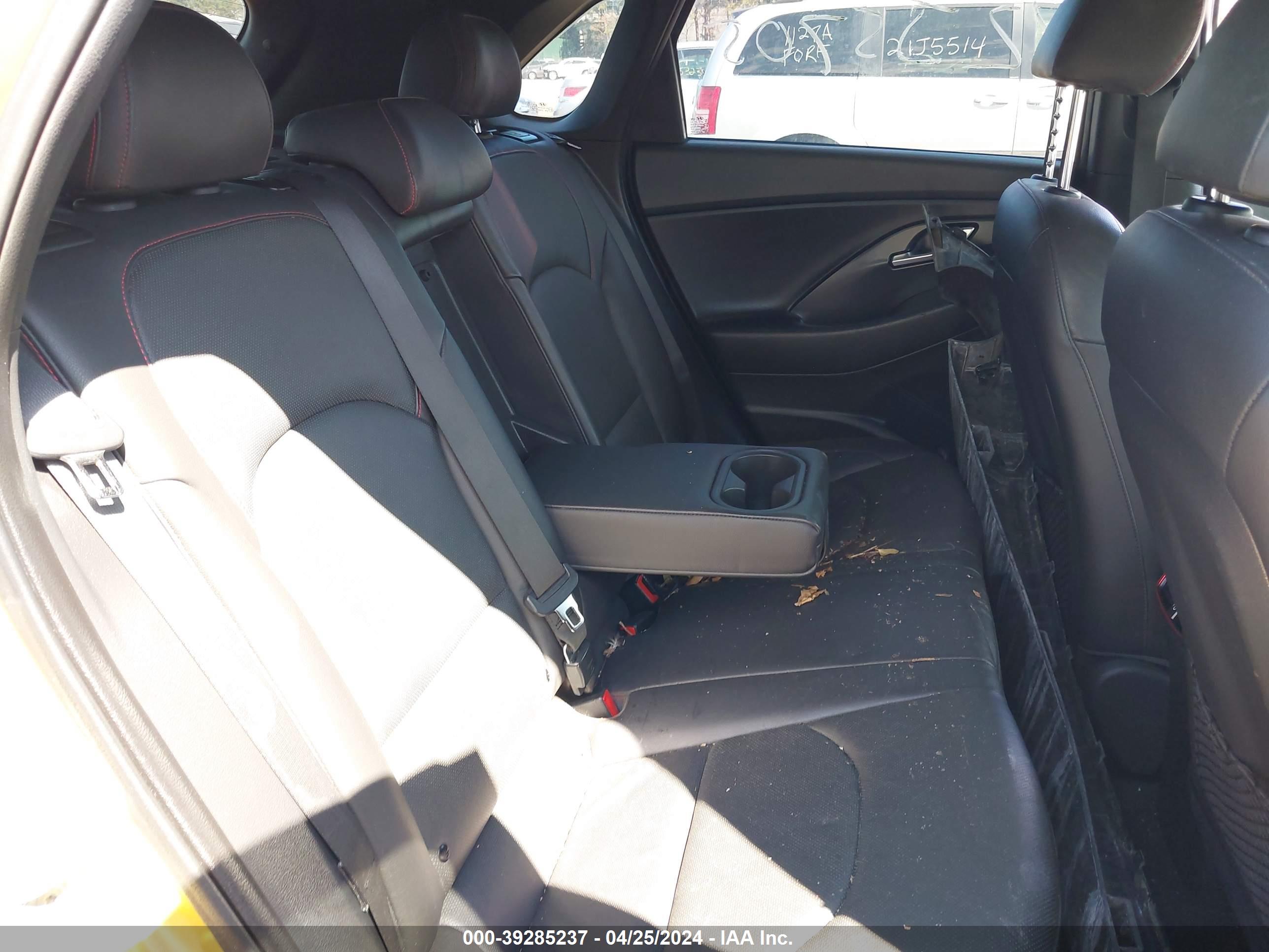 HYUNDAI ELANTRA image 8