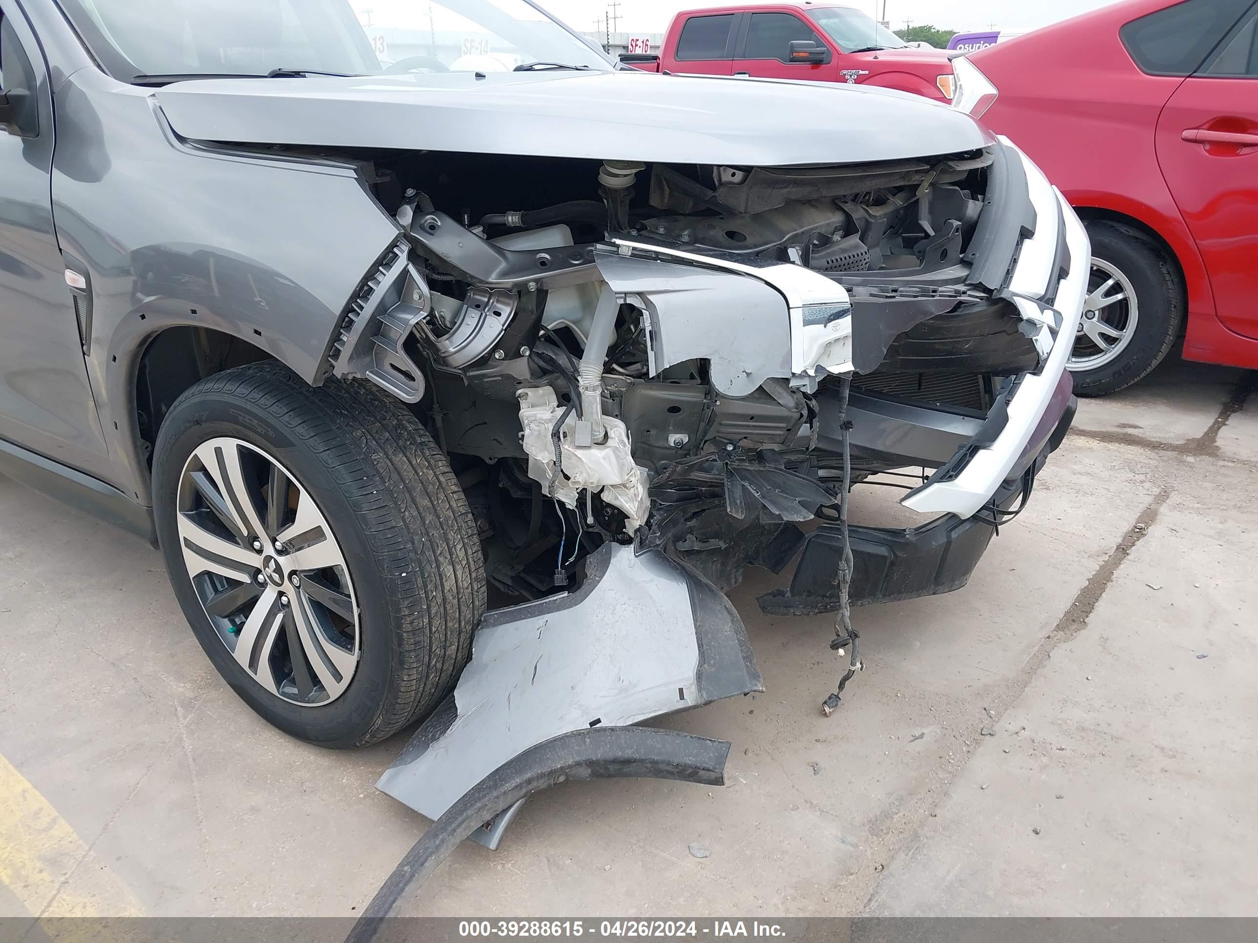 MITSUBISHI OUTLANDER image 6