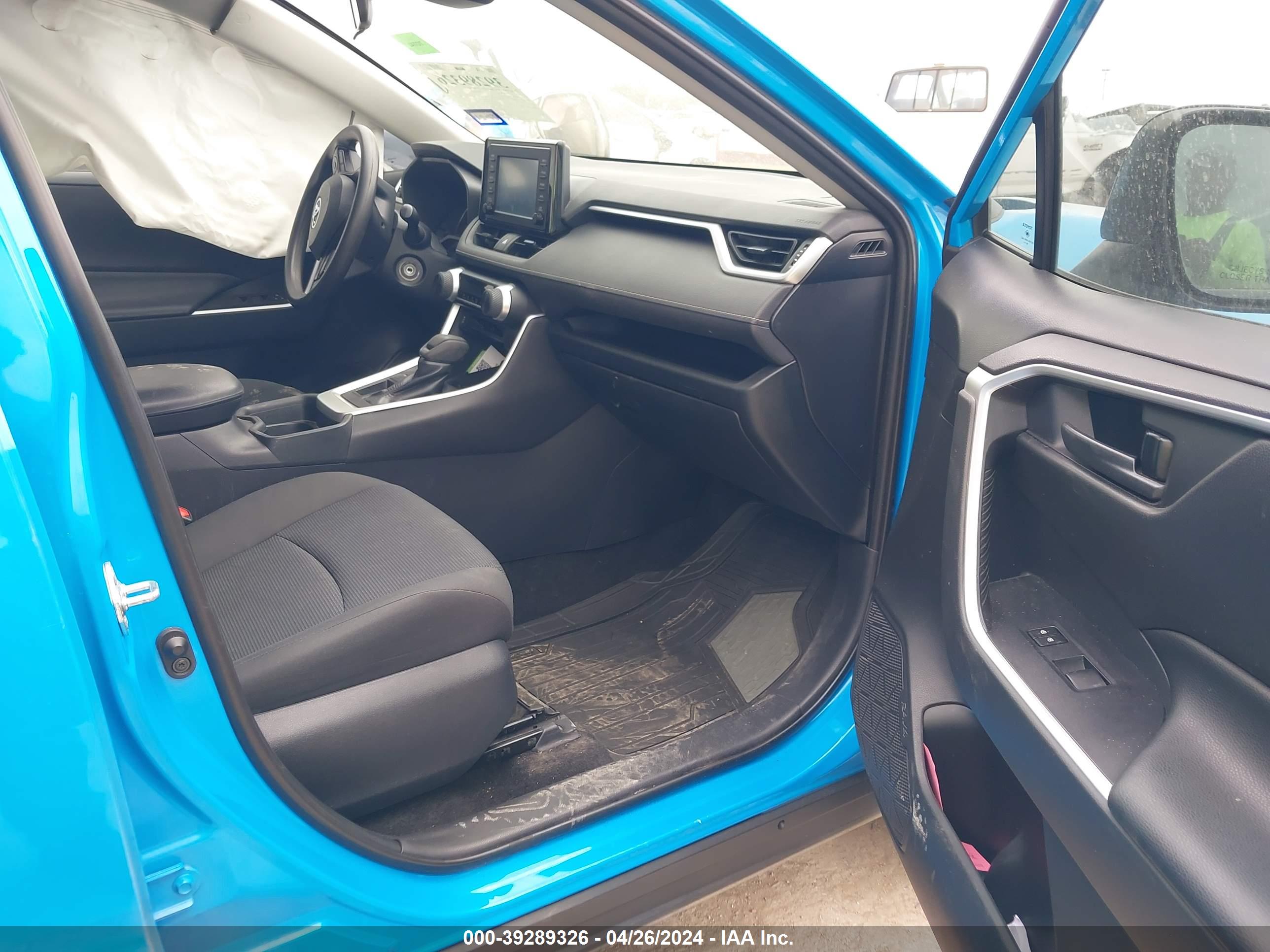 TOYOTA RAV4 image 5