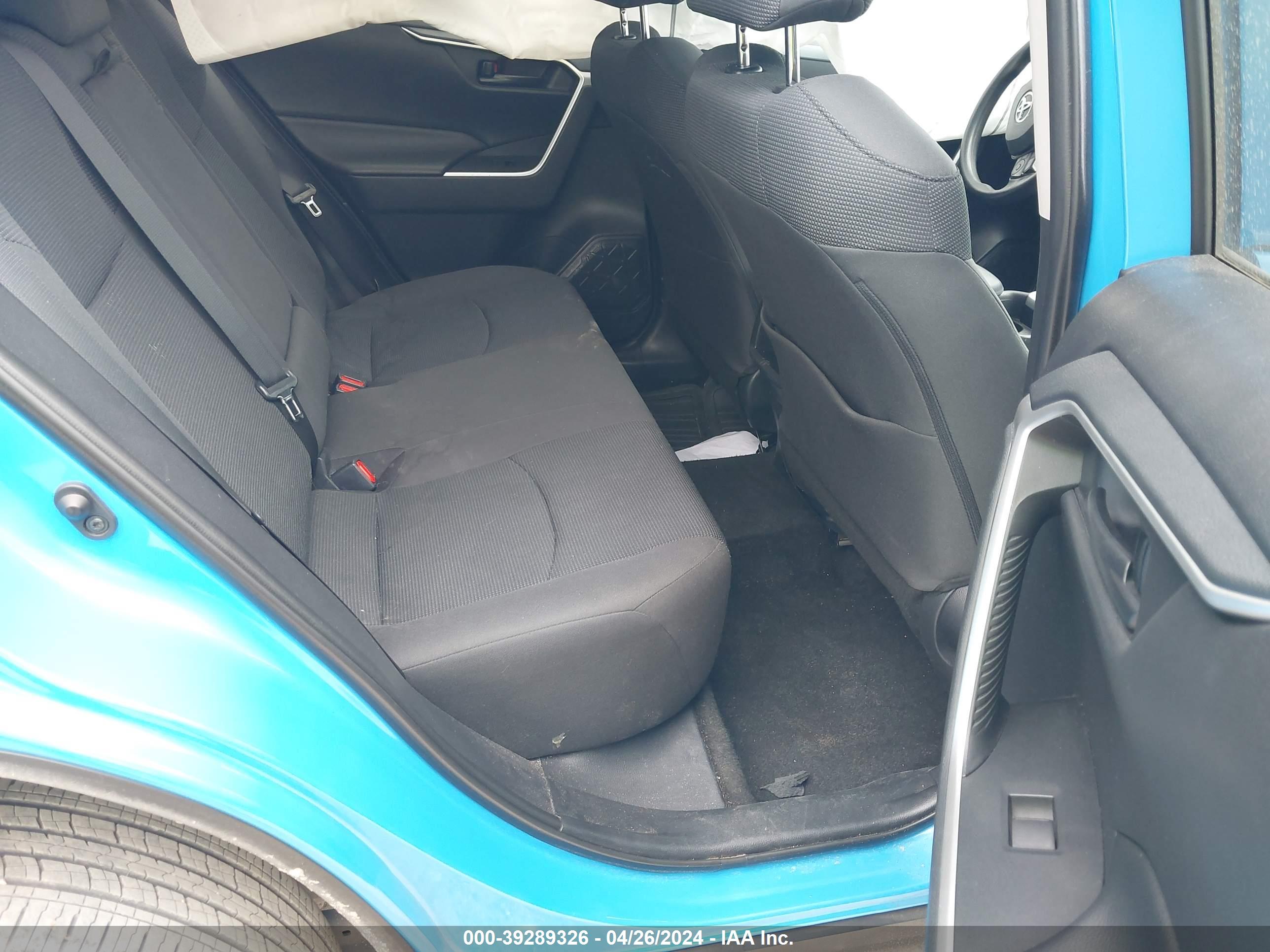 TOYOTA RAV4 image 8