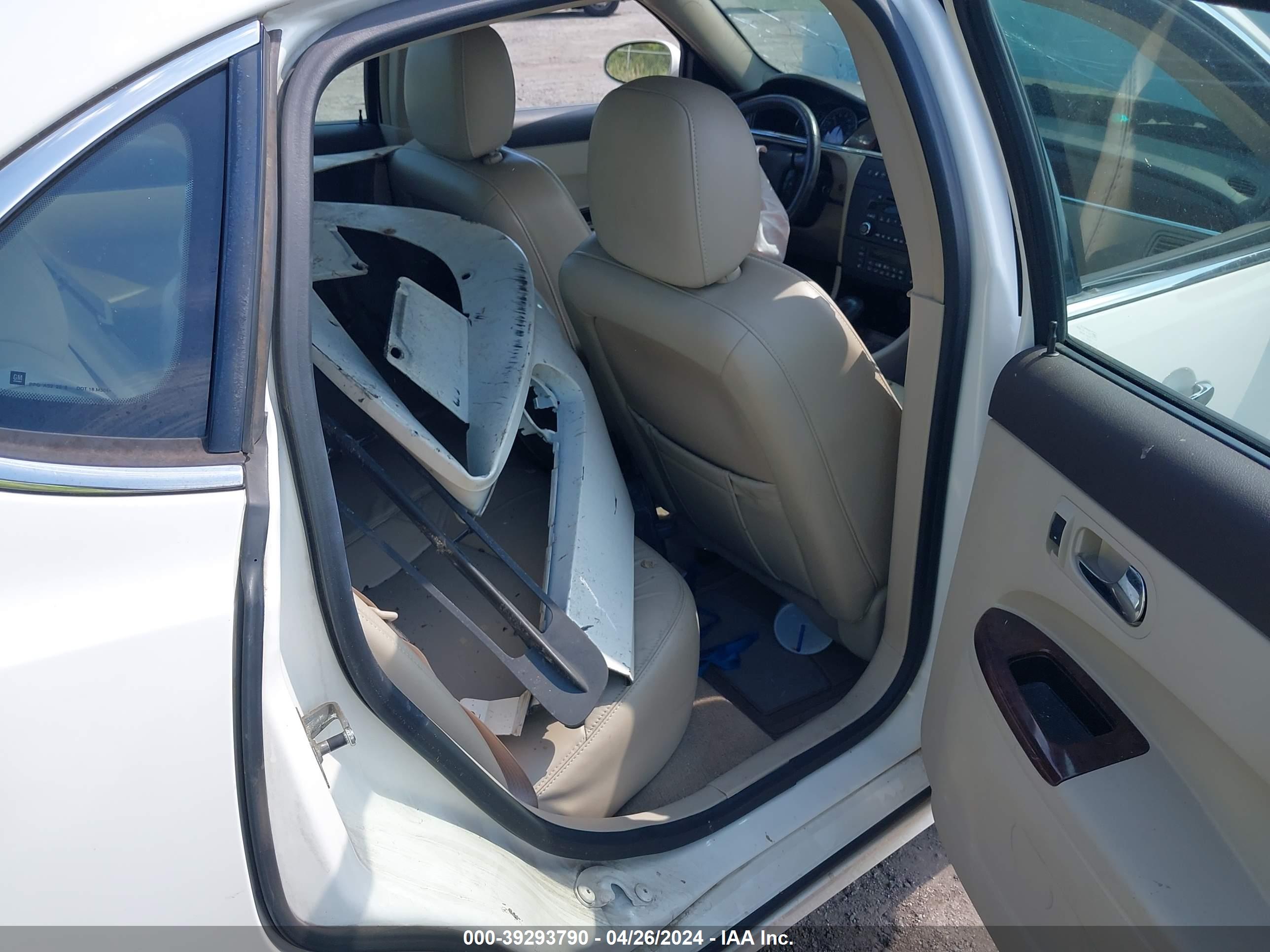 BUICK LACROSSE image 8