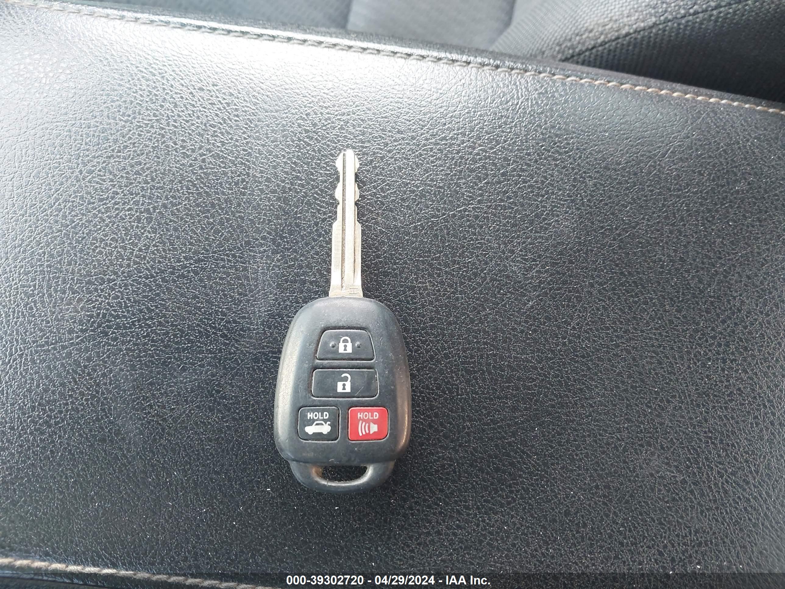 TOYOTA CAMRY image 11