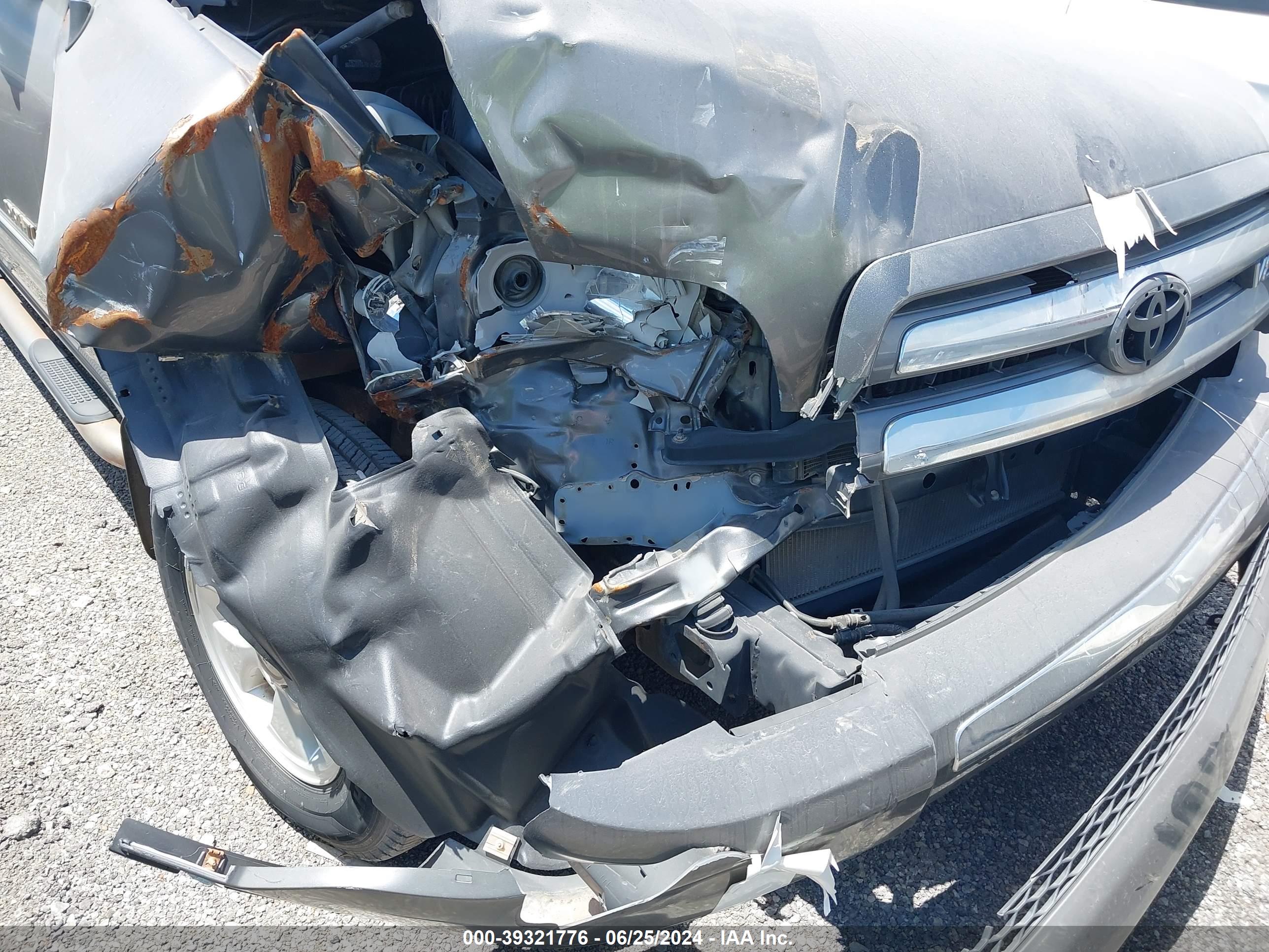 TOYOTA TUNDRA image 6