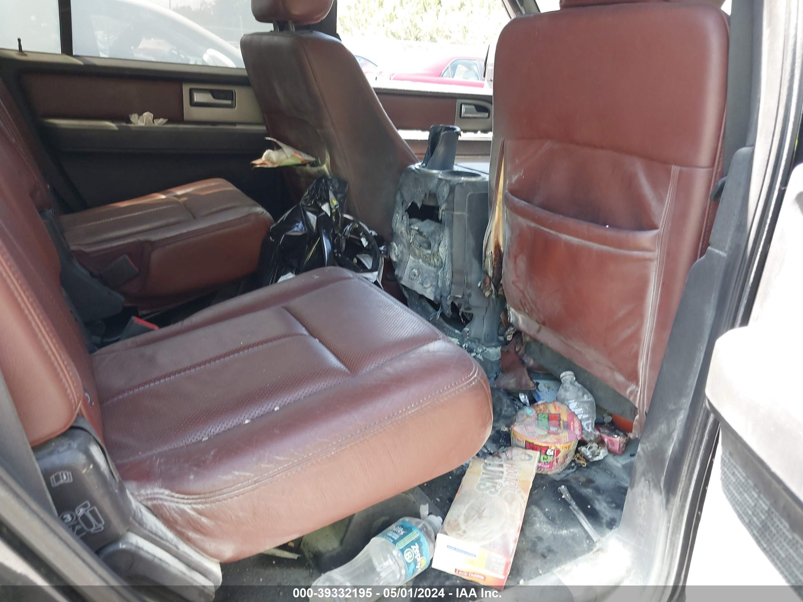 FORD EXPEDITION image 8
