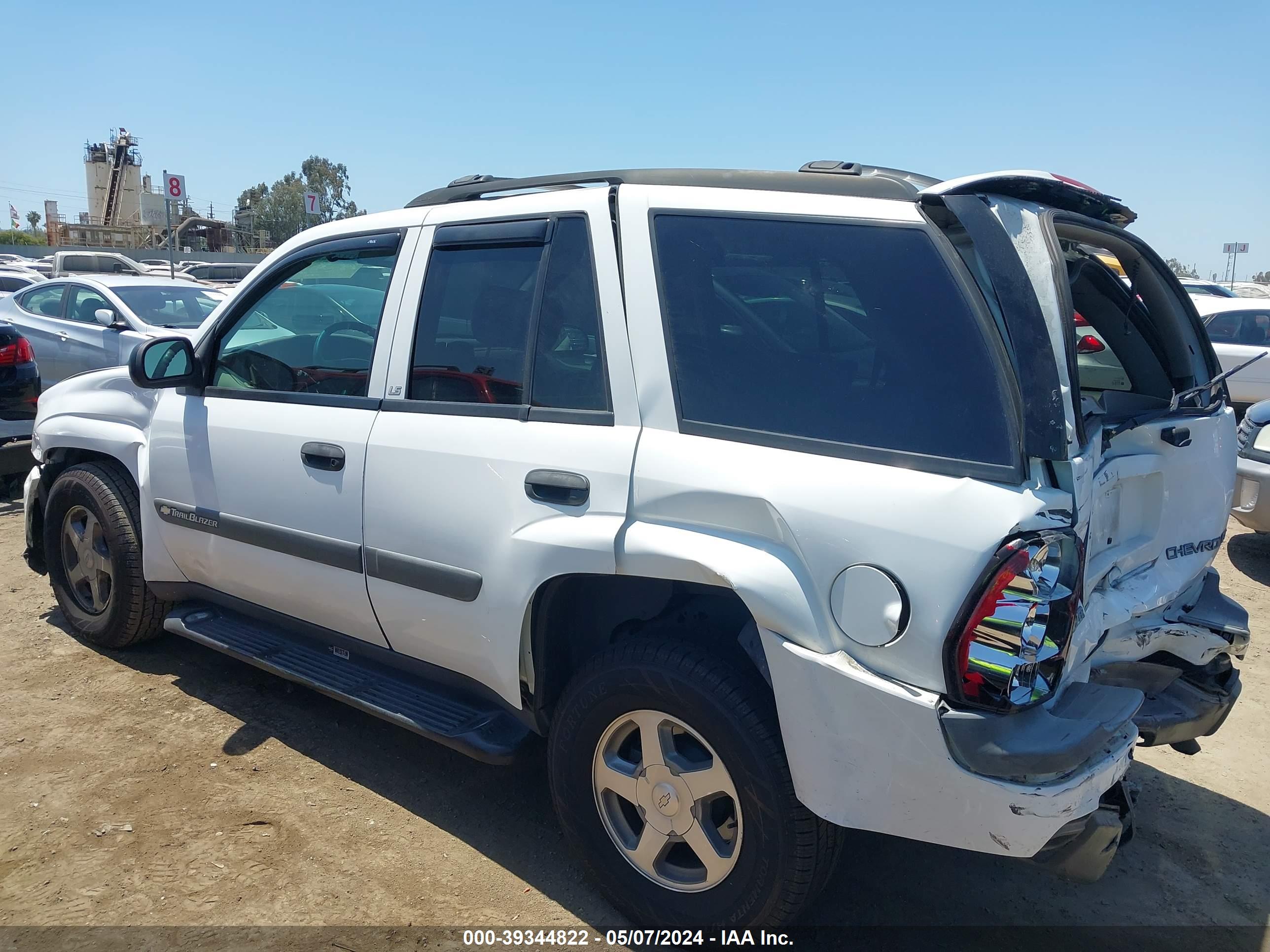 CHEVROLET TRAILBLAZER image 3