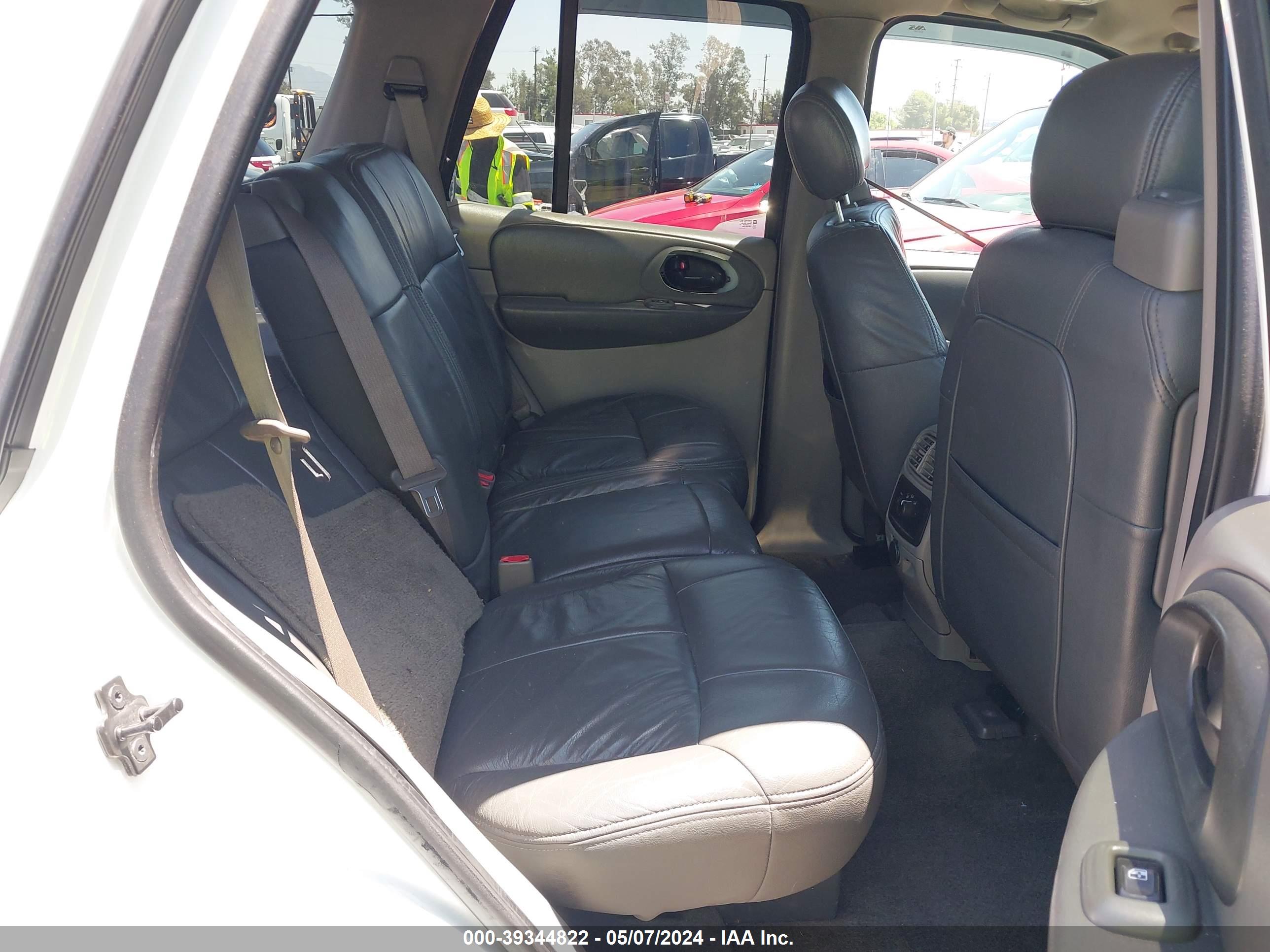 CHEVROLET TRAILBLAZER image 8