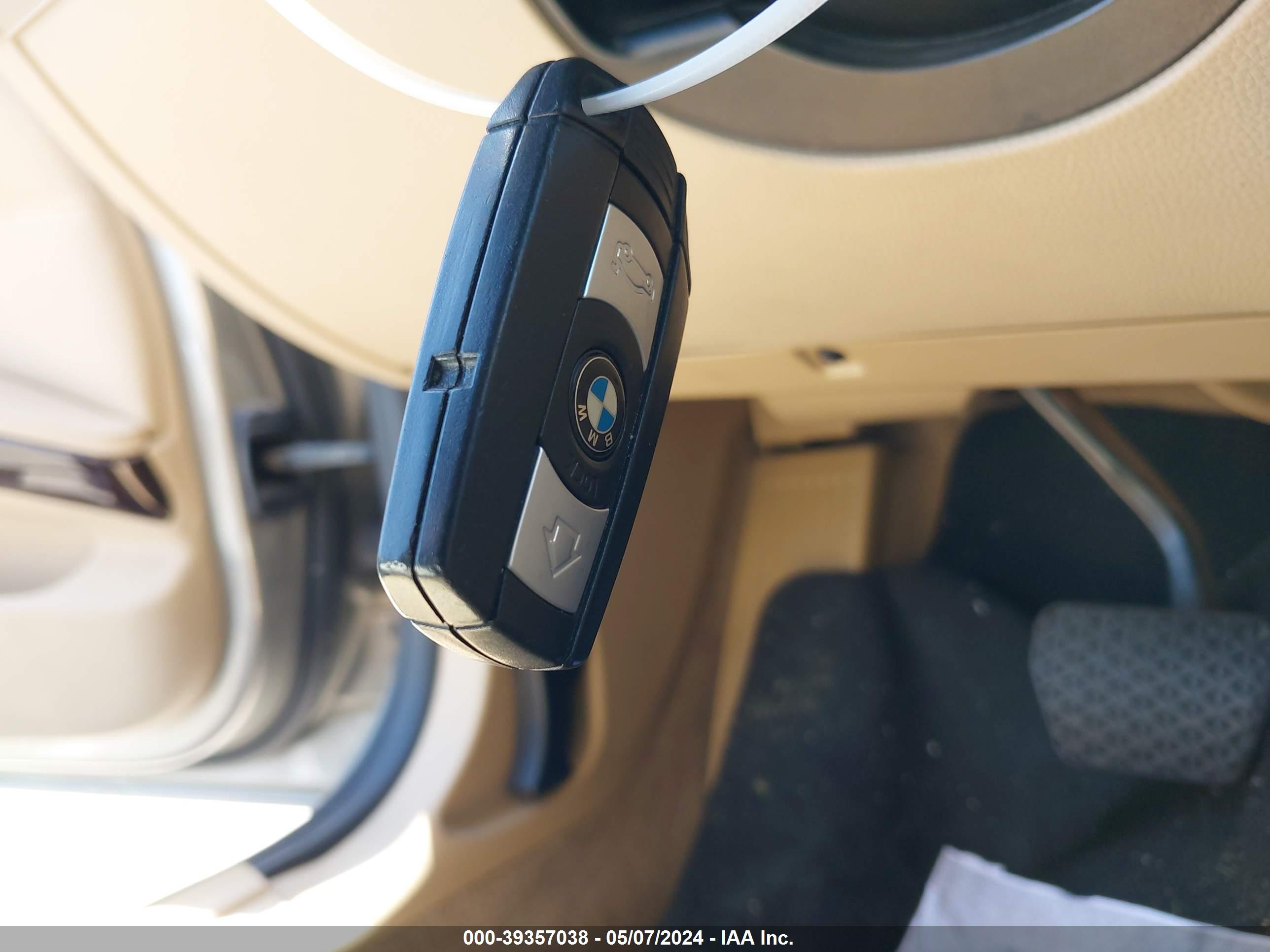BMW 328I image 11