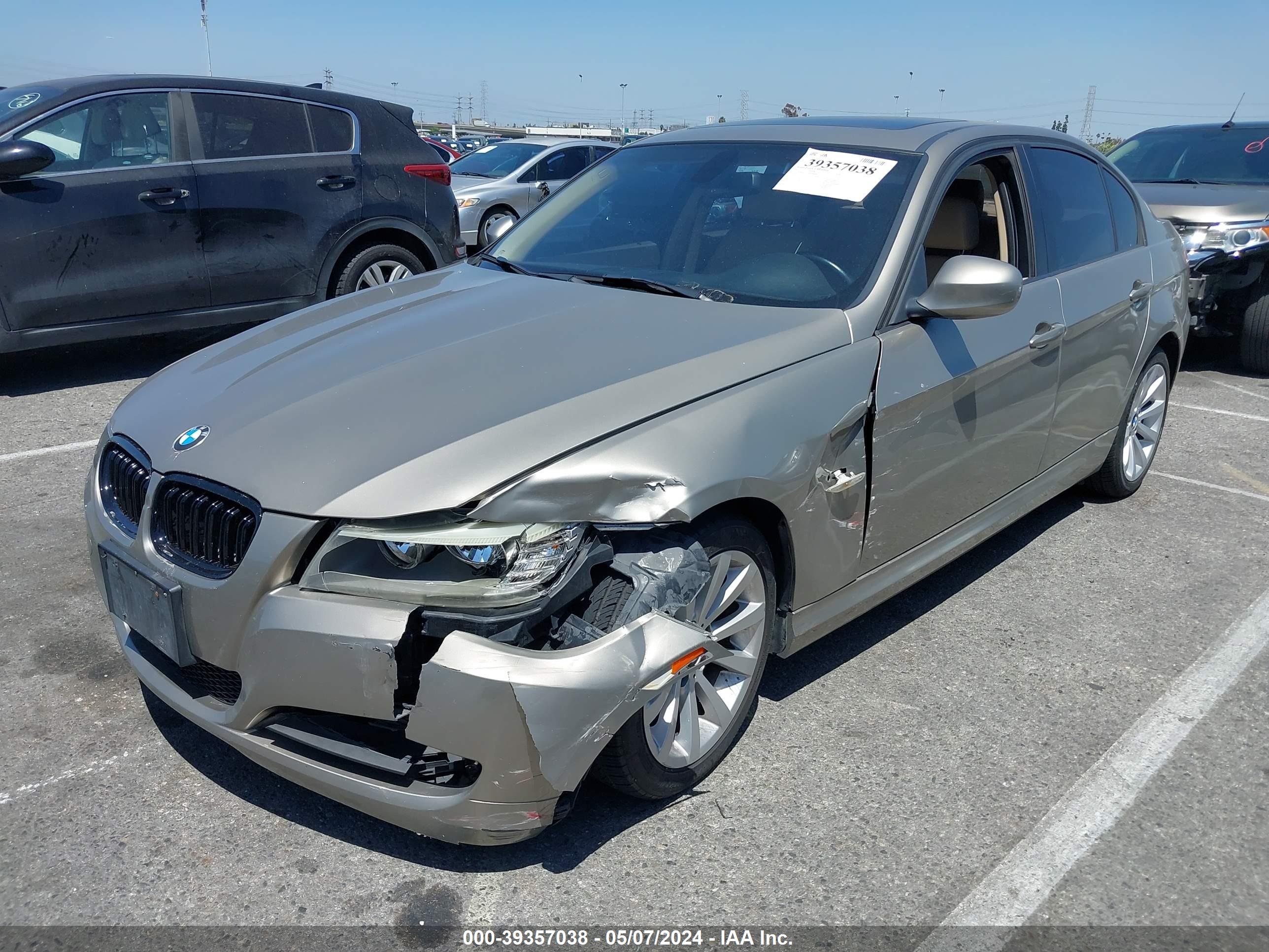 BMW 328I image 2