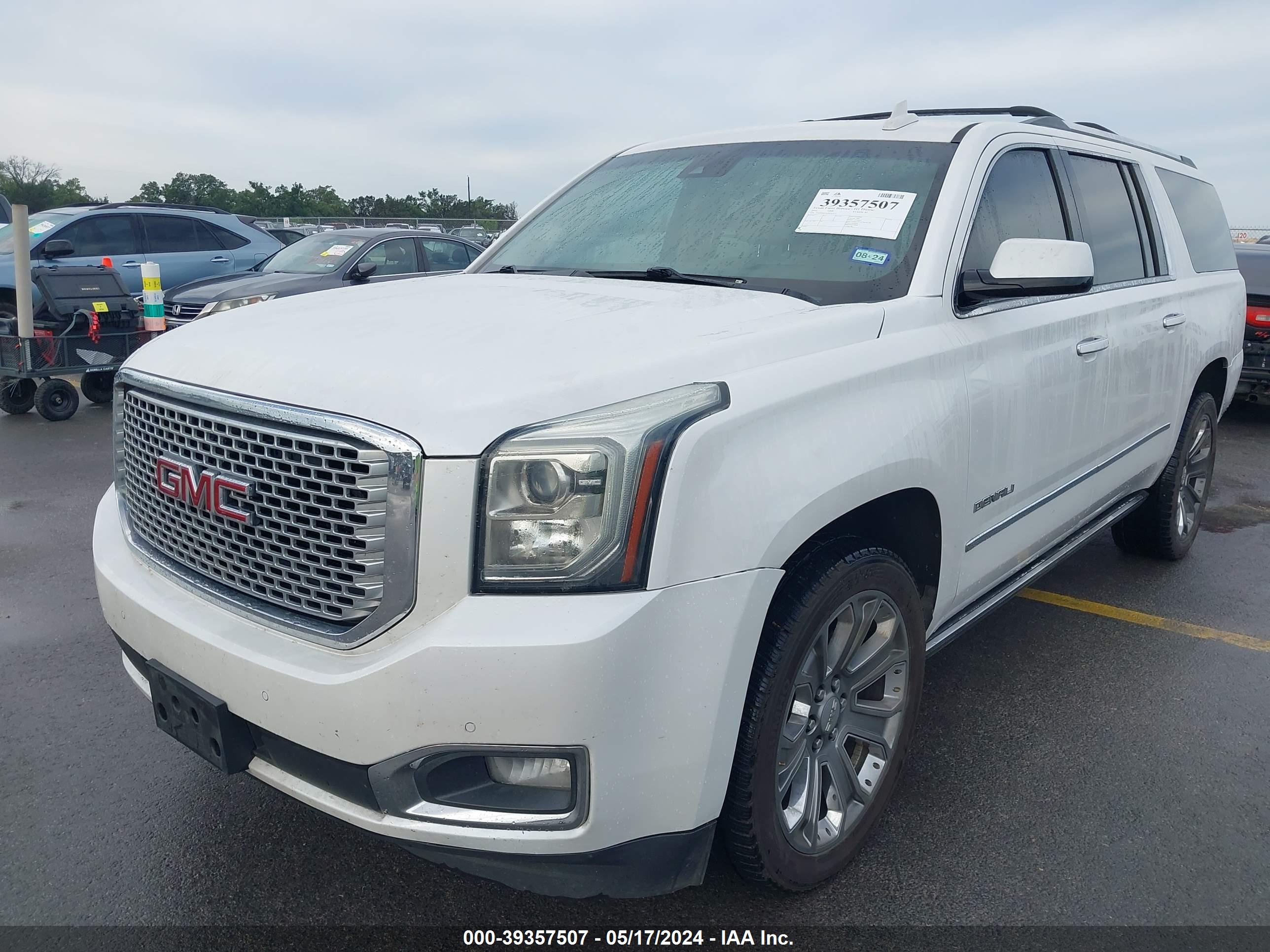 GMC YUKON image 2