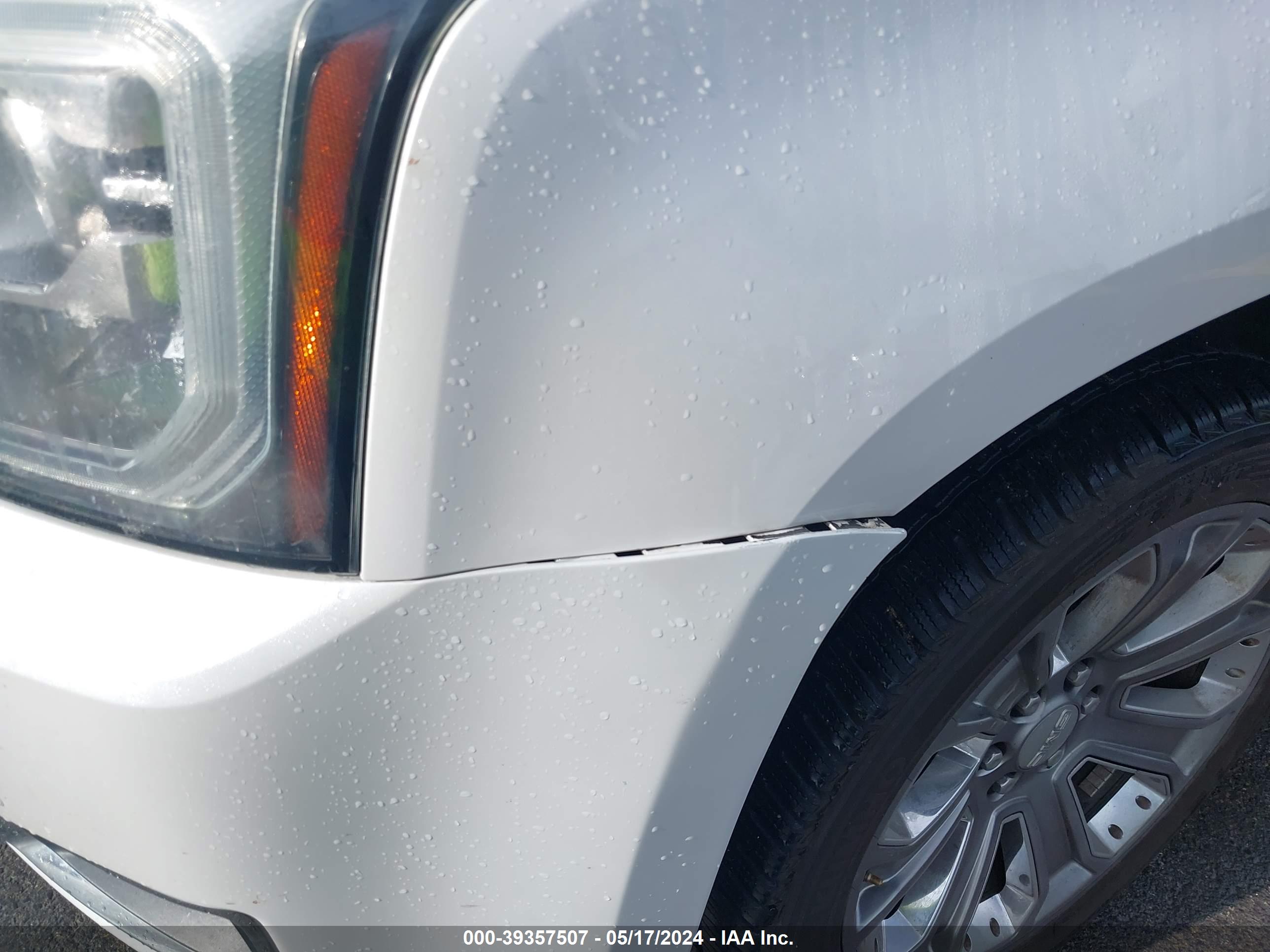 GMC YUKON image 6