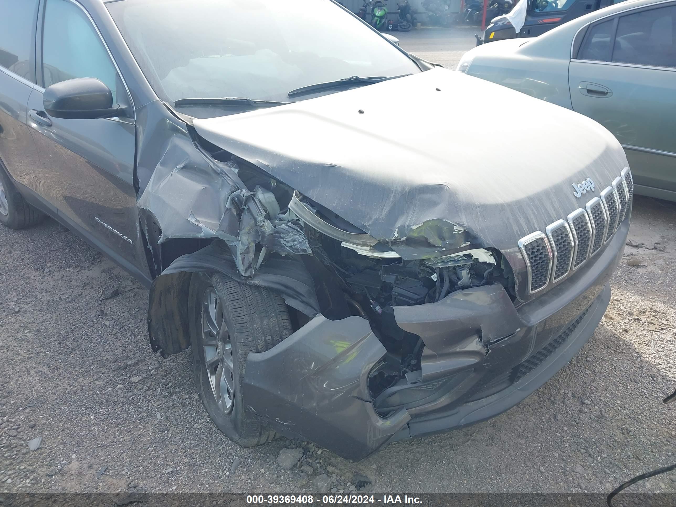 JEEP CHEROKEE image 6