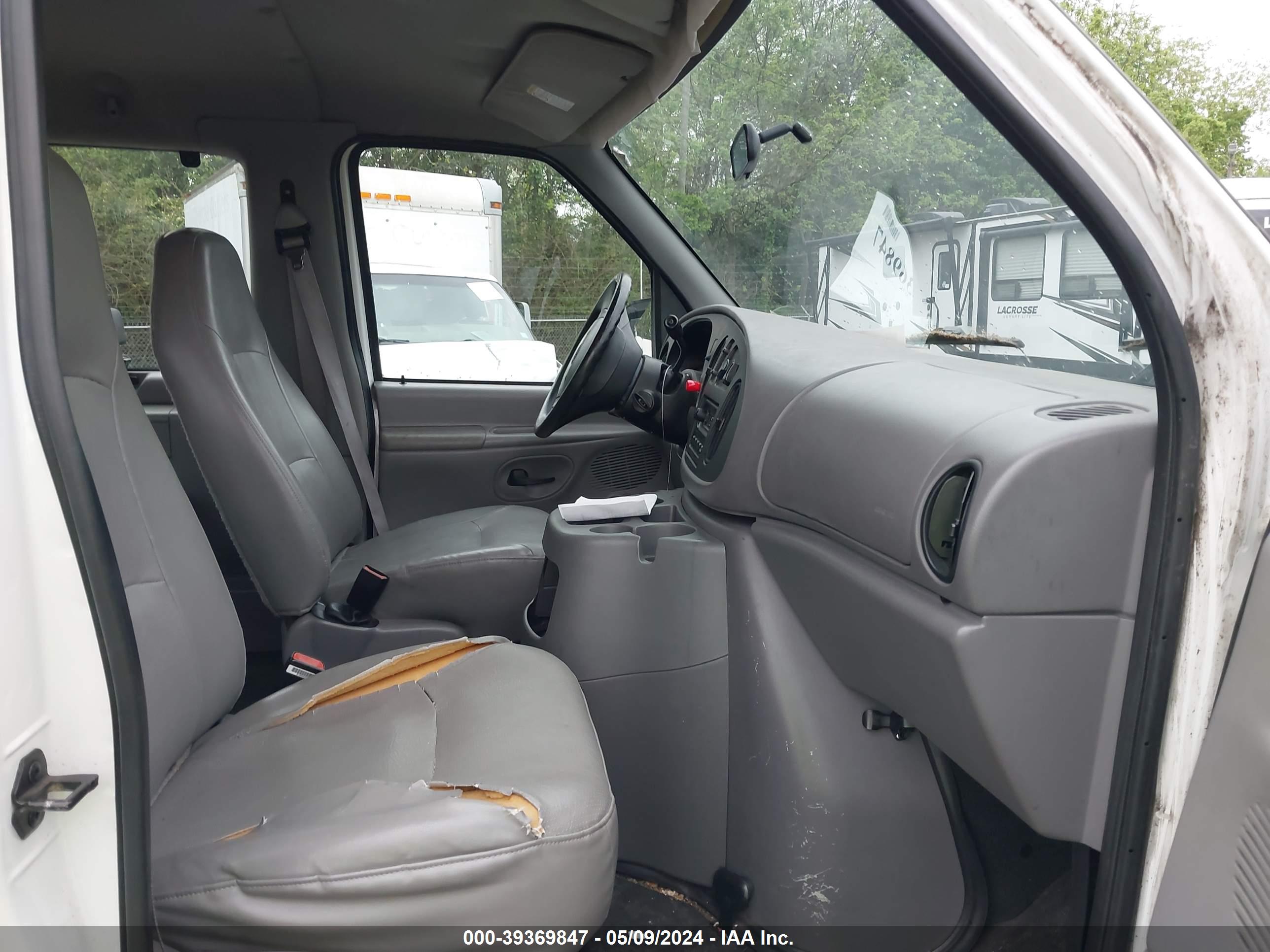 FORD E-350 image 5