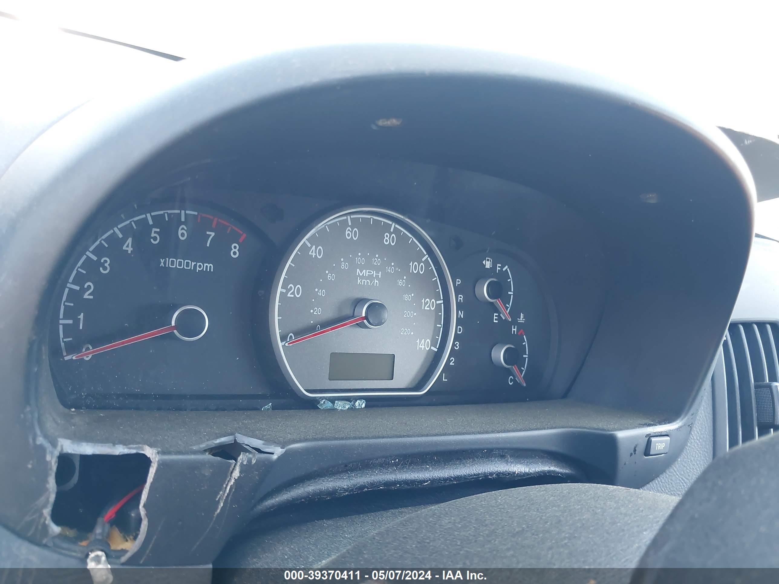 HYUNDAI ELANTRA image 7