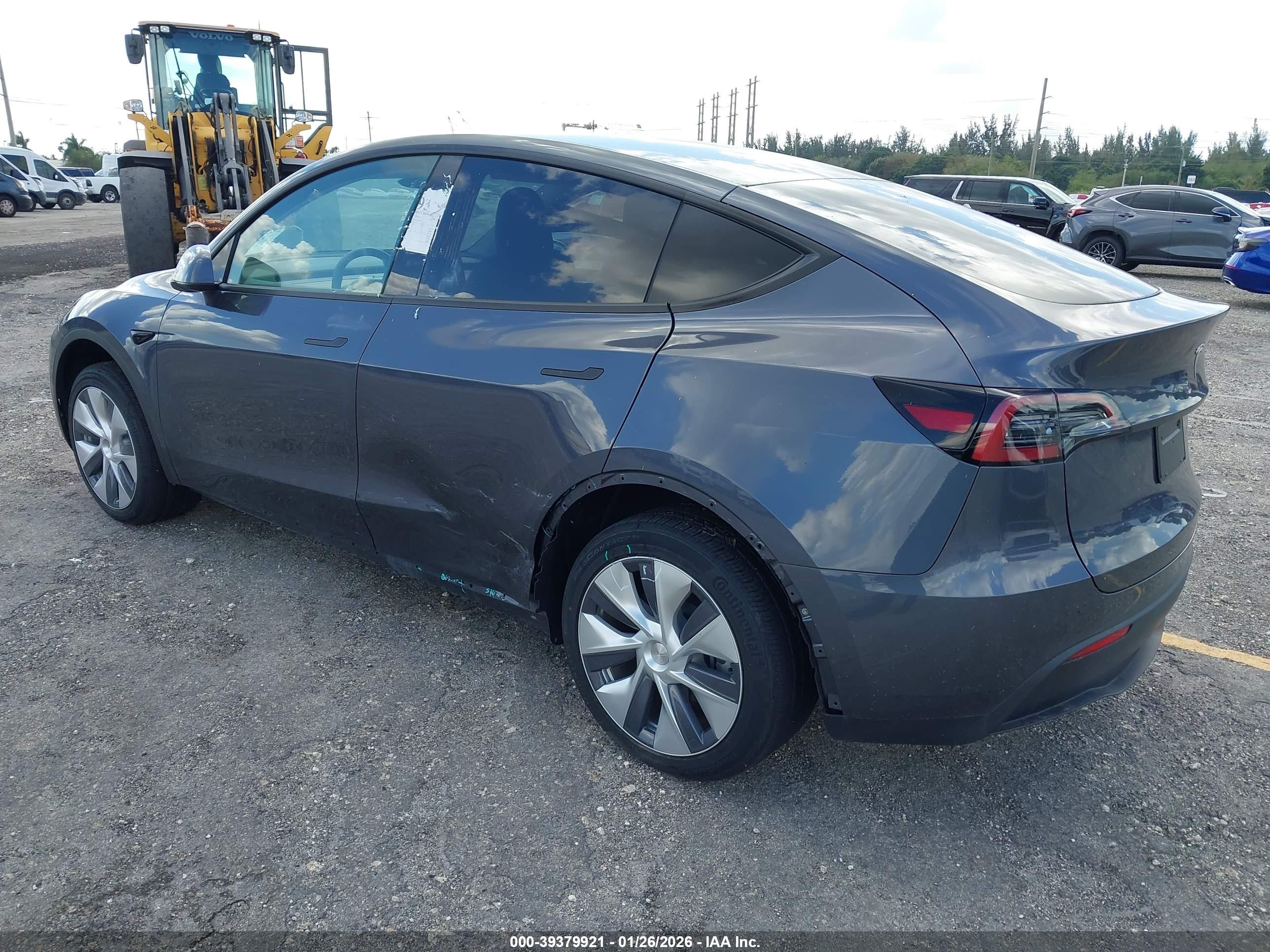 TESLA MODEL image 3