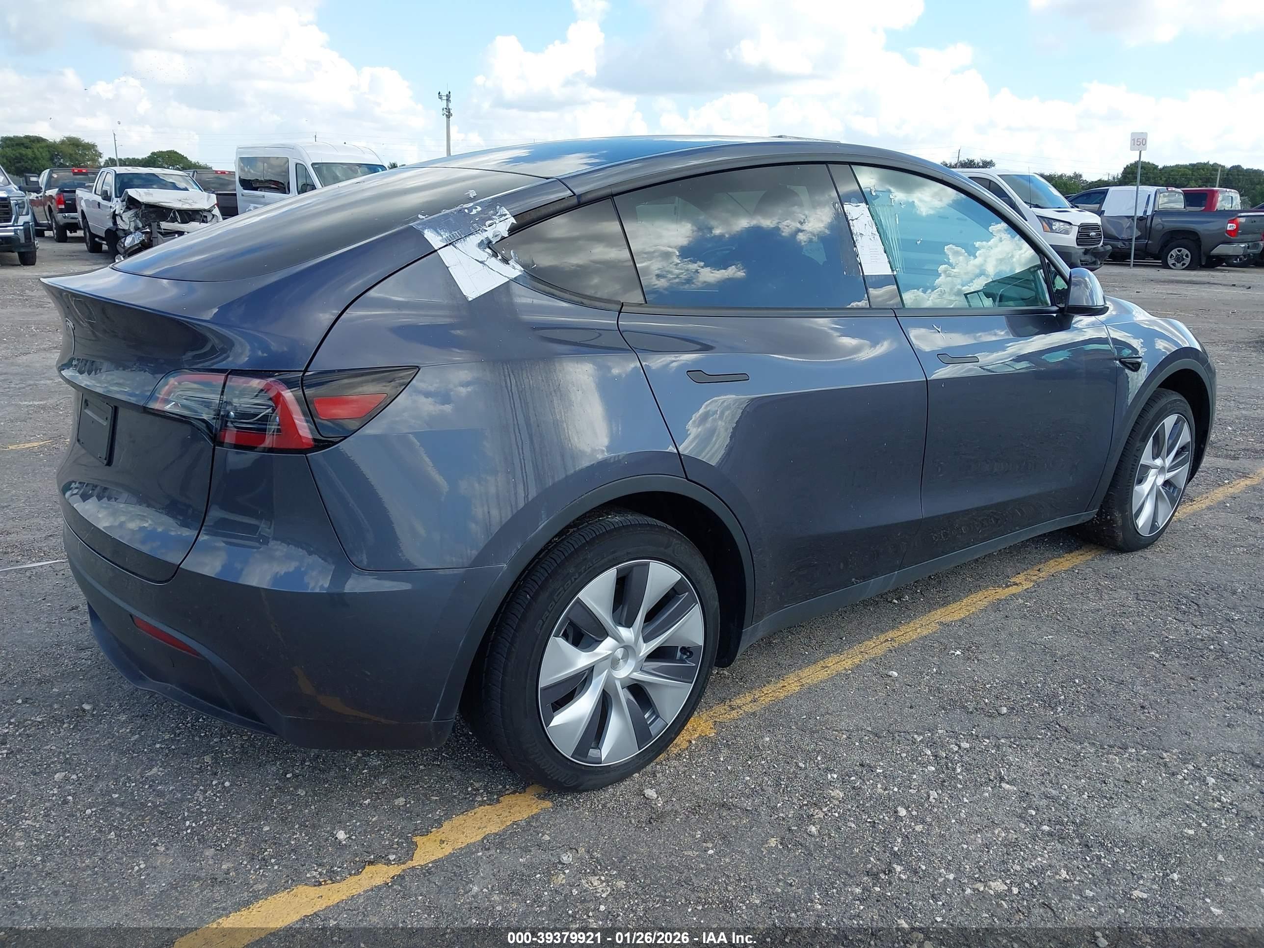TESLA MODEL image 4