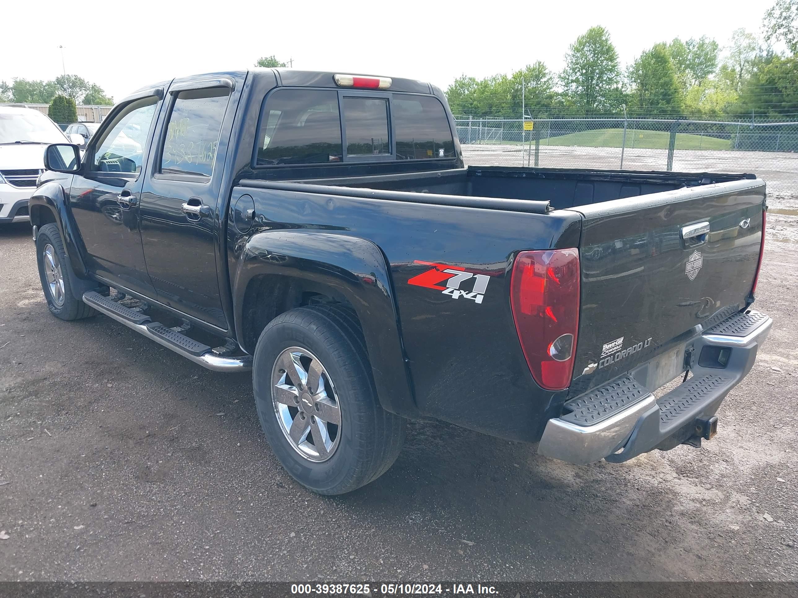 CHEVROLET COLORADO image 3