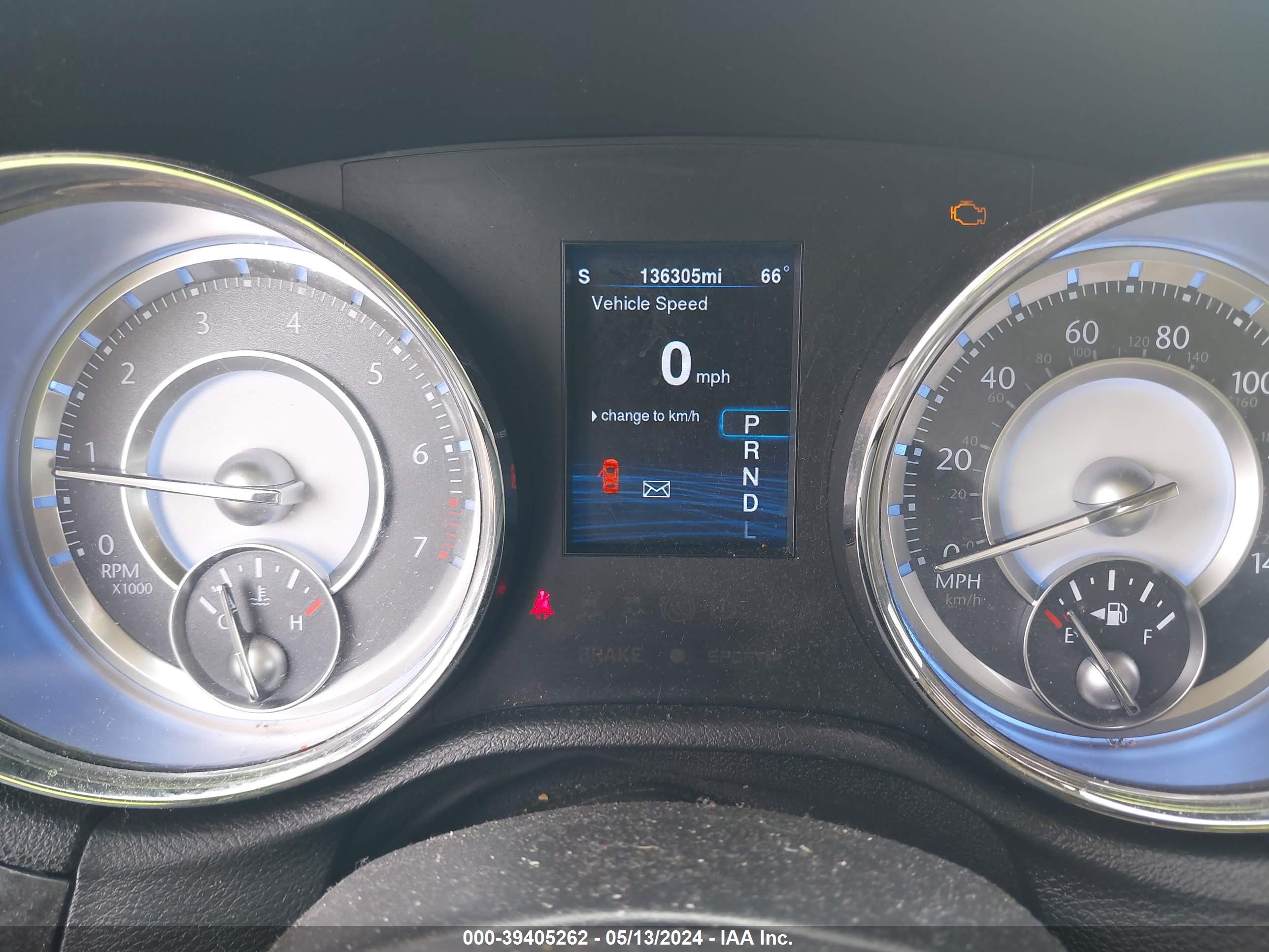 CHRYSLER 300 image 7