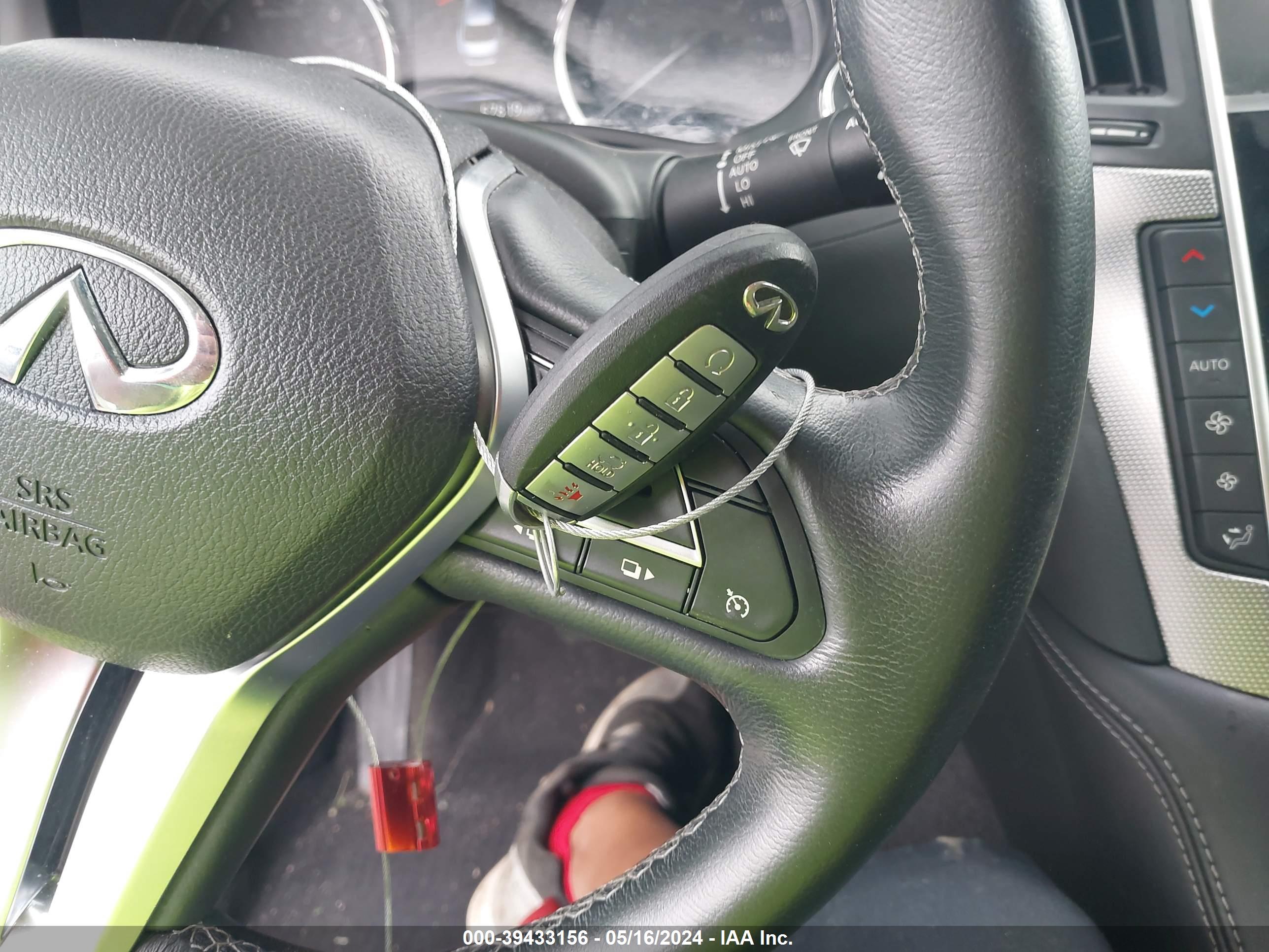 INFINITI Q50 image 11