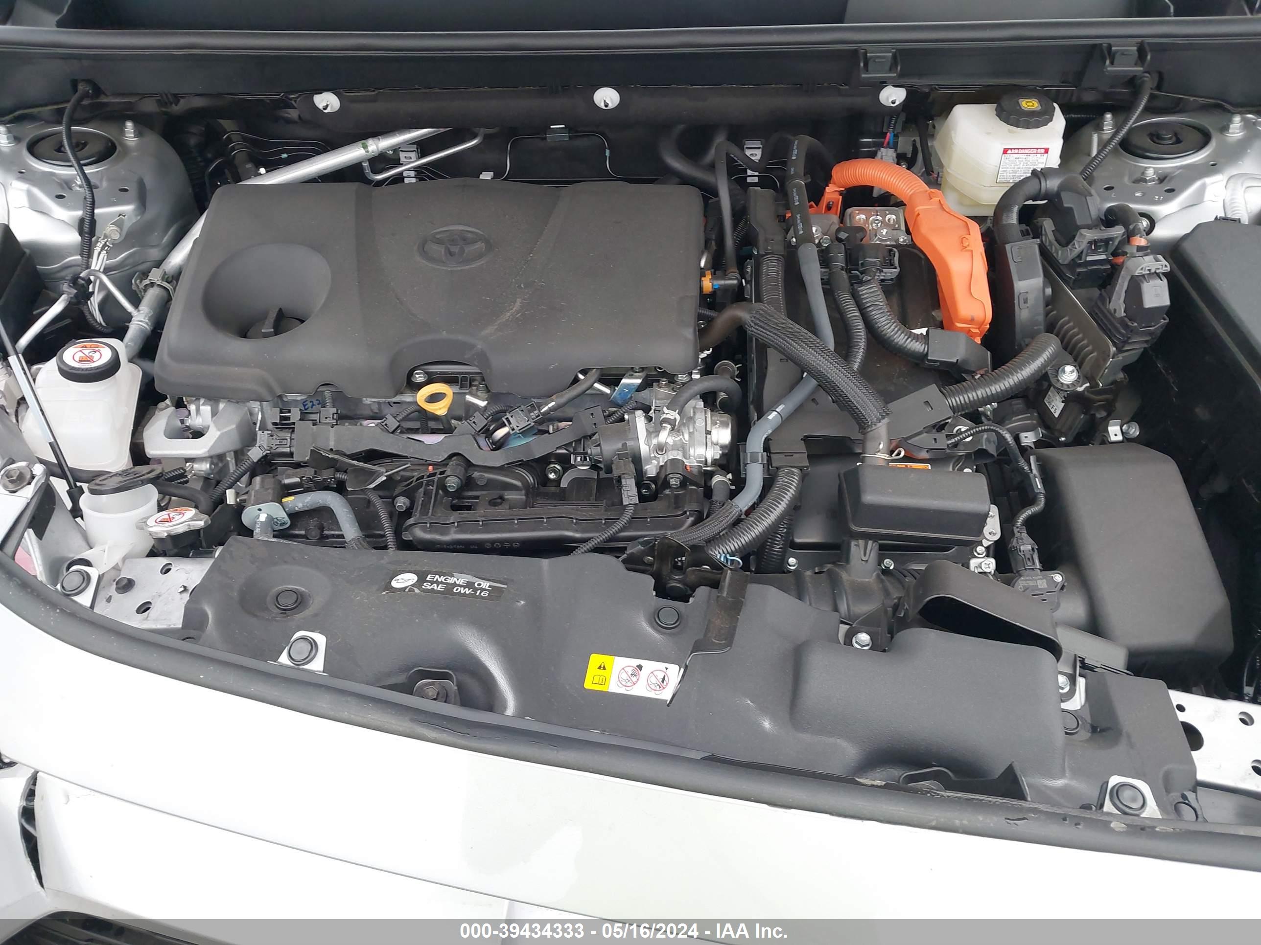 TOYOTA RAV4 image 10
