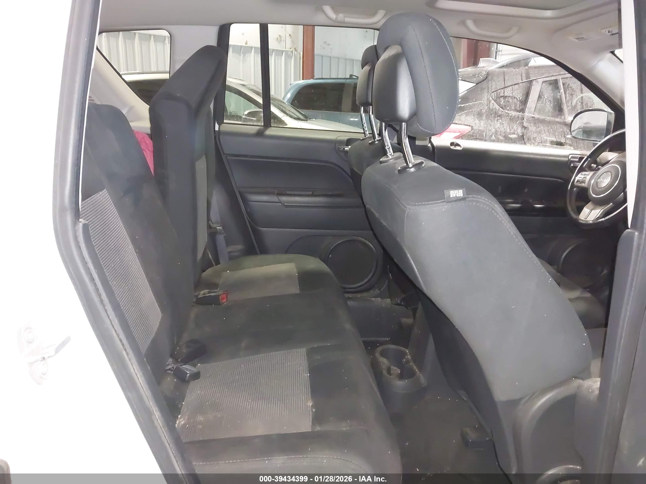 JEEP COMPASS image 8
