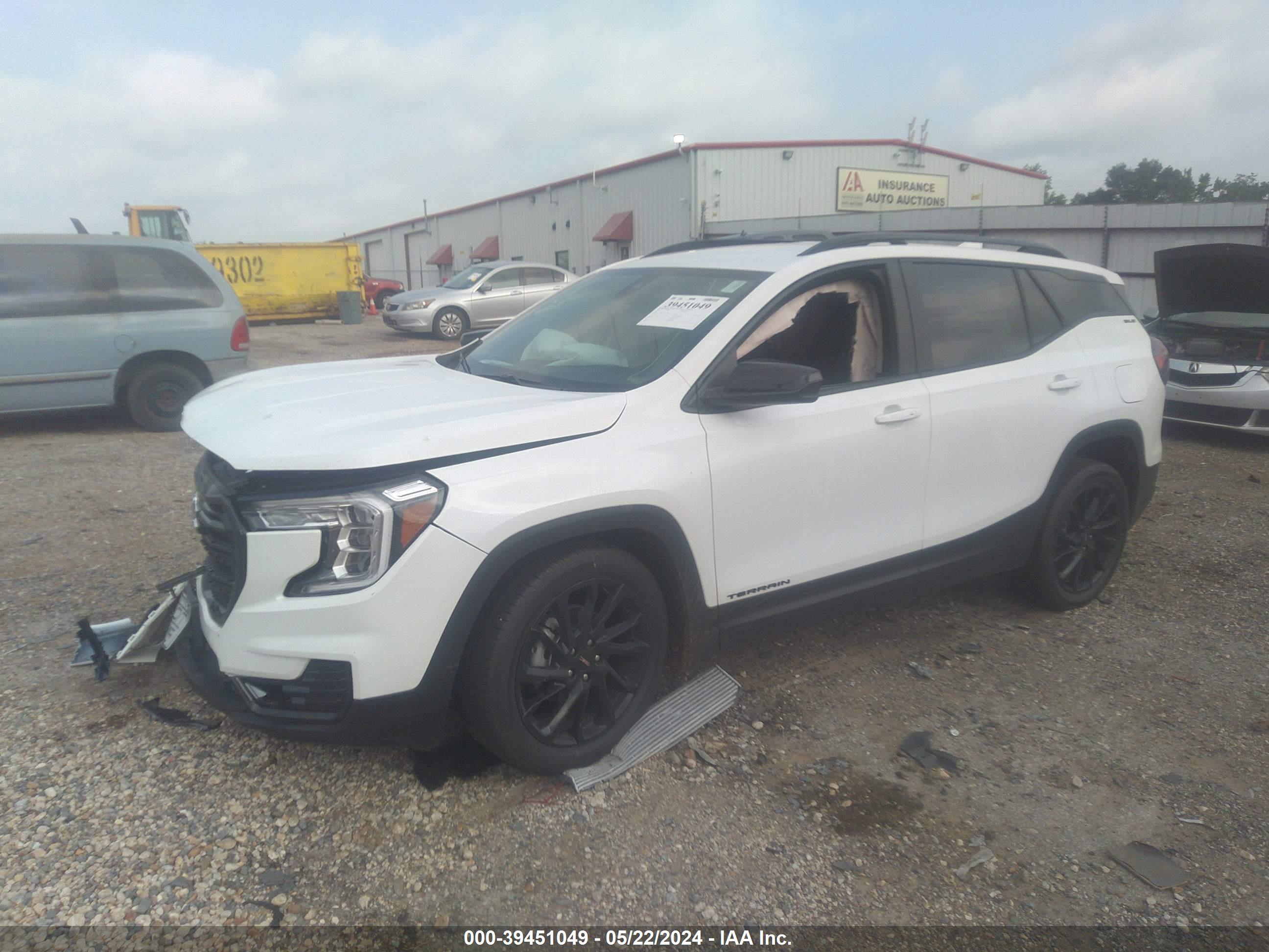 GMC TERRAIN image 2