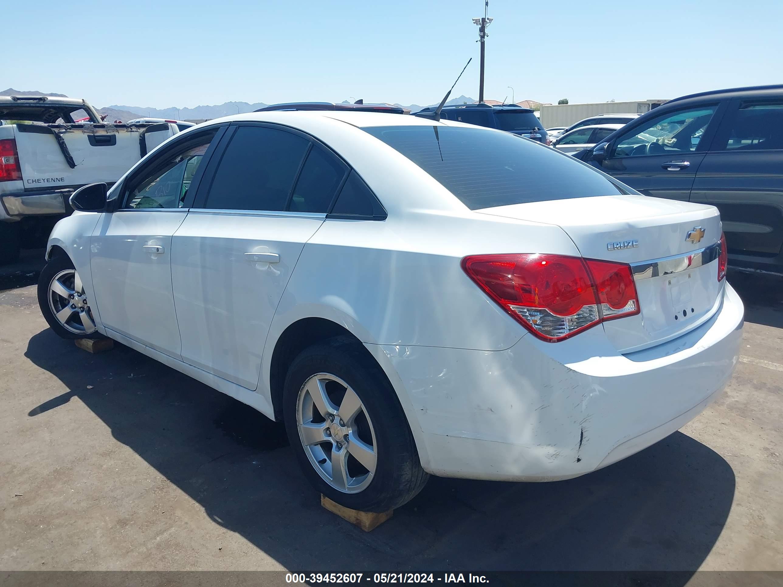 CHEVROLET CRUZE image 3